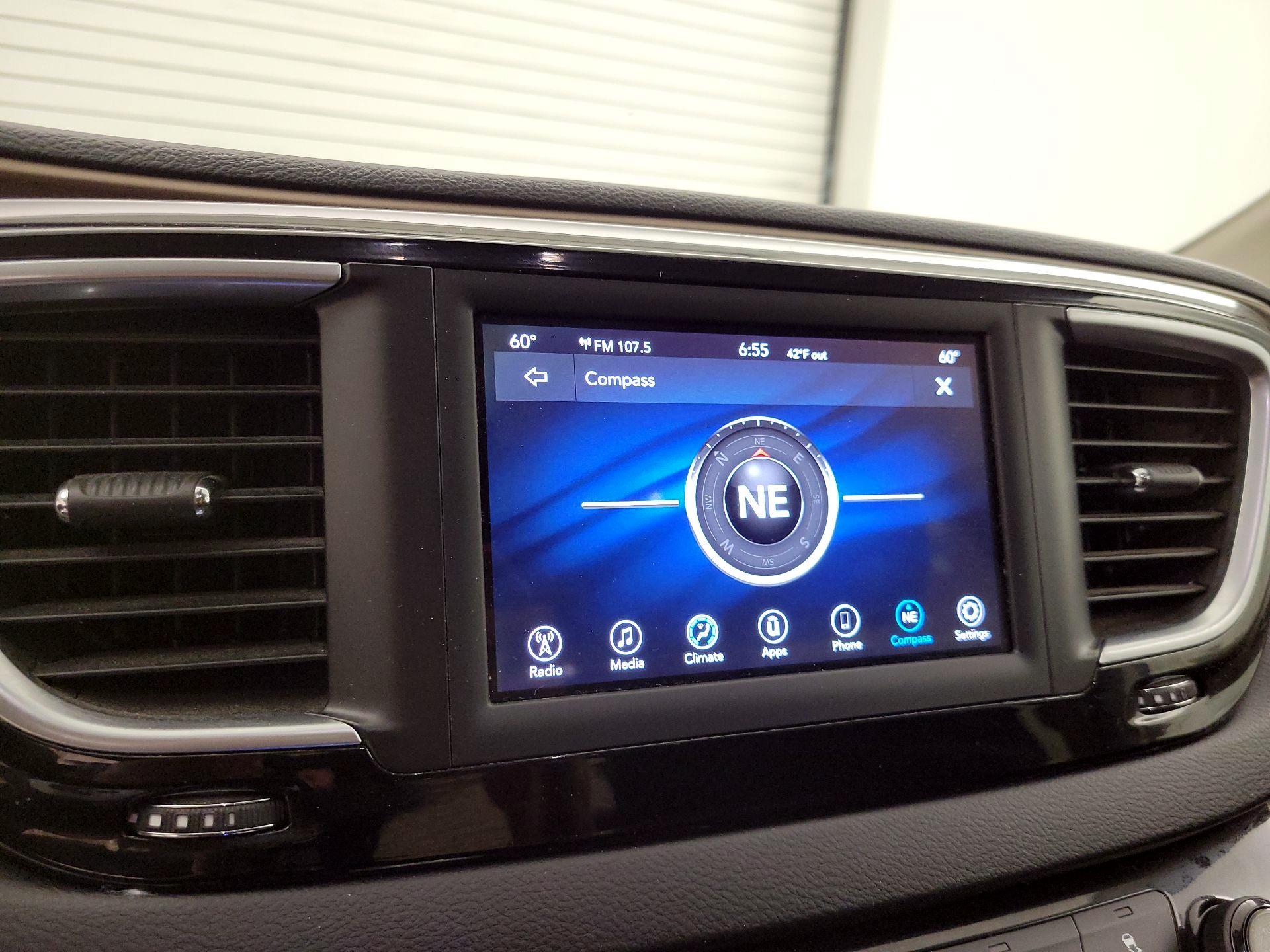 Thumbnail: 2018 Chrysler Pacifica - 14