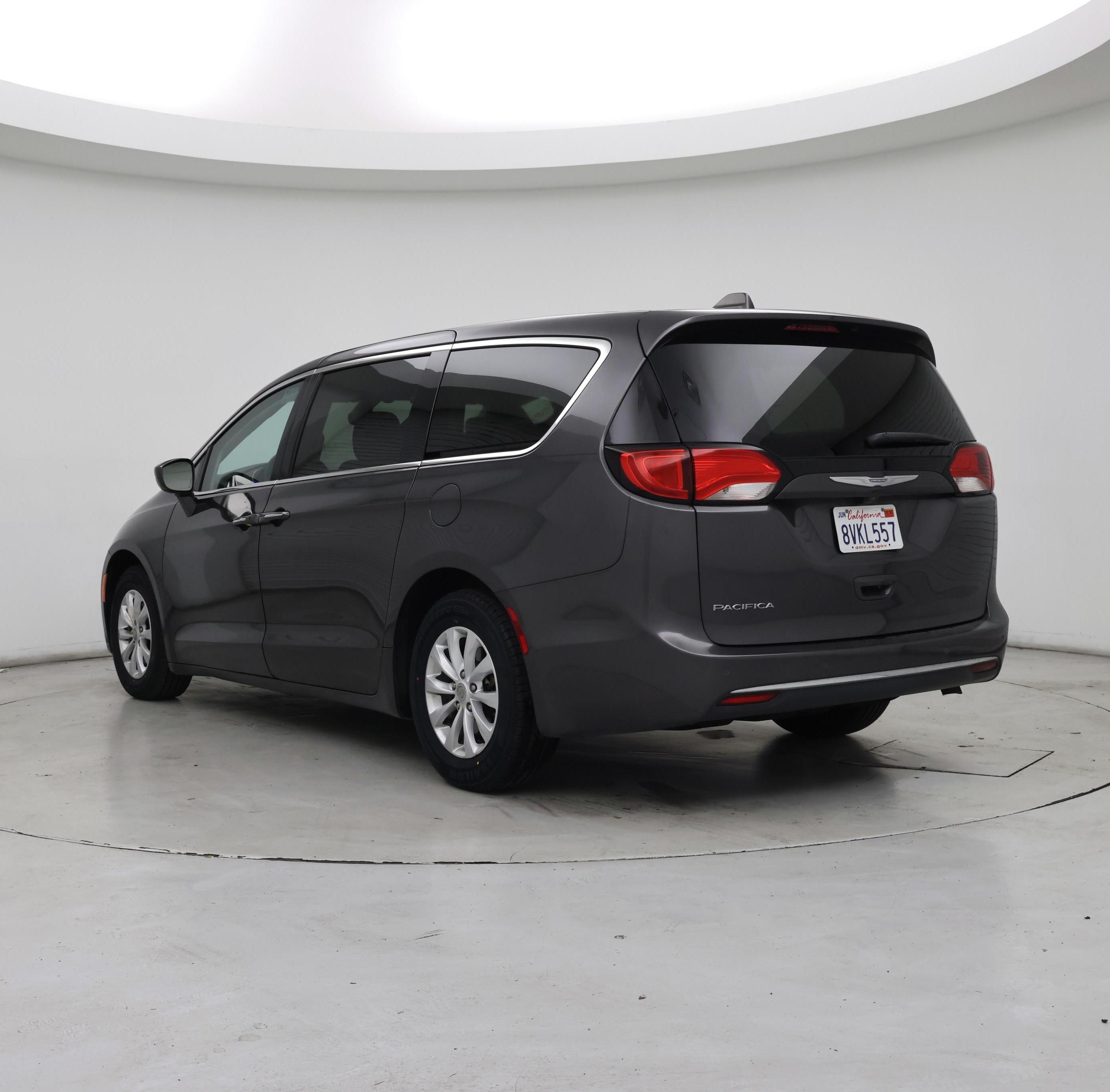 Thumbnail: 2018 Chrysler Pacifica - 2