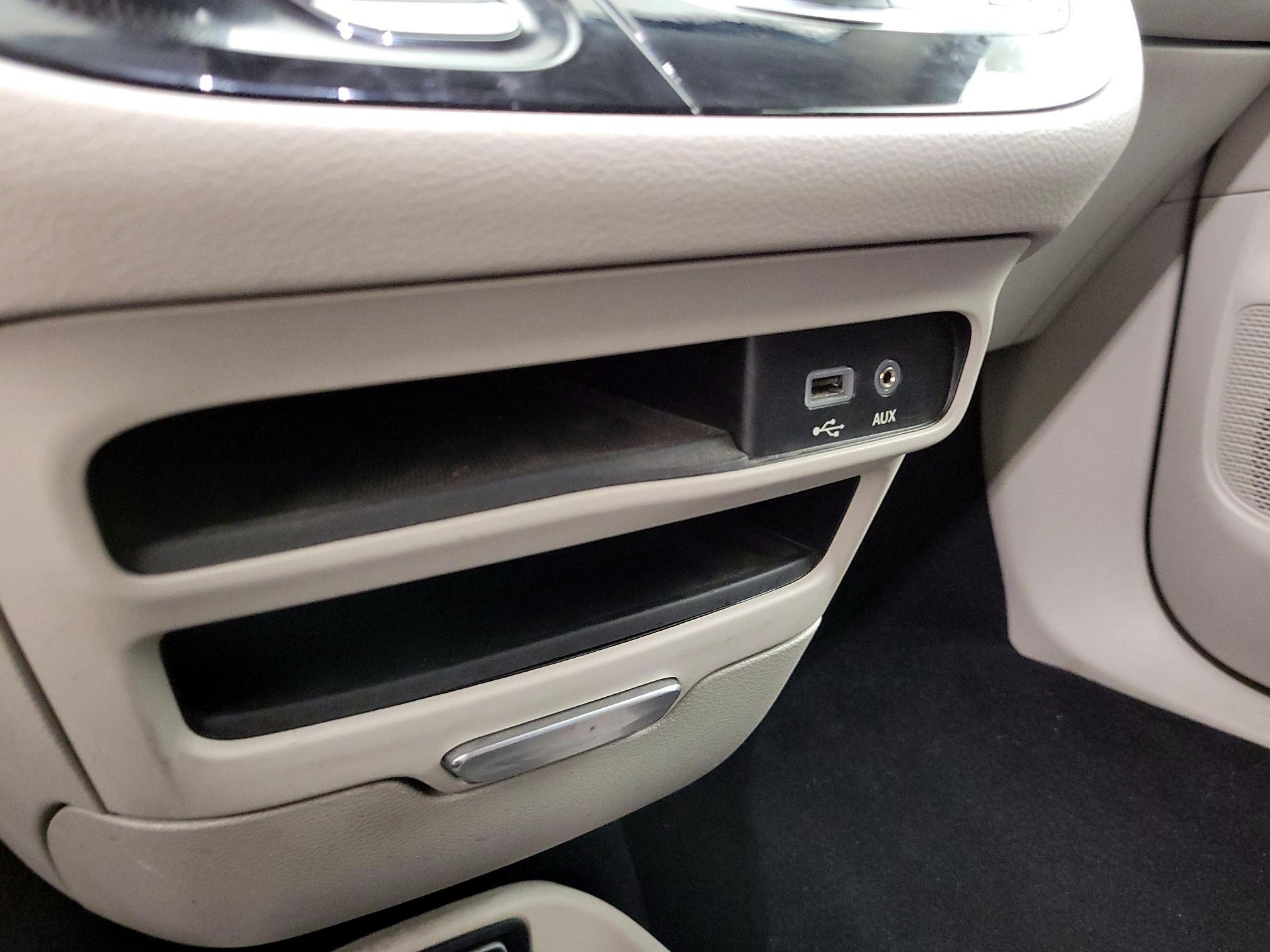 Thumbnail: 2018 Chrysler Pacifica - 19