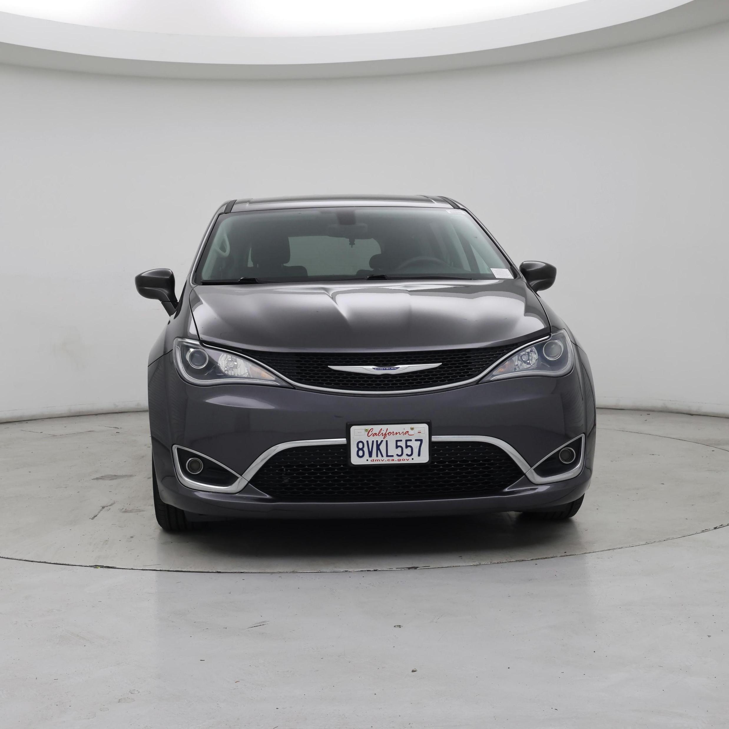 Thumbnail: 2018 Chrysler Pacifica - 5