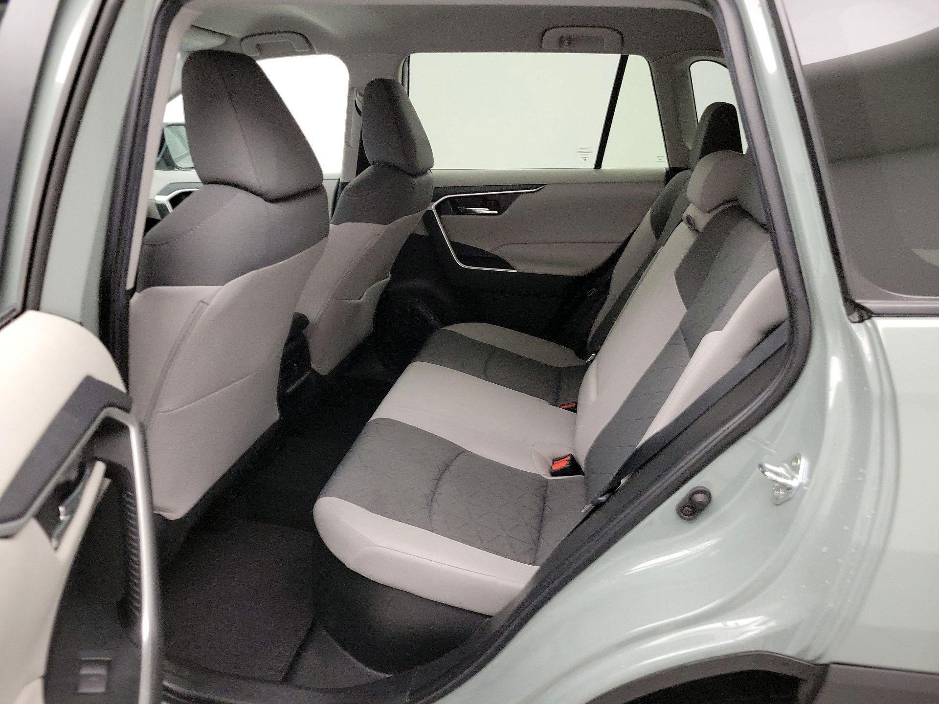 Thumbnail: 2022 Toyota RAV4 - 19