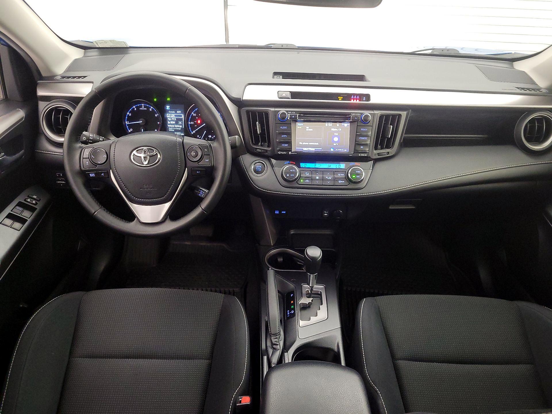 Thumbnail: 2017 Toyota RAV4 - 9