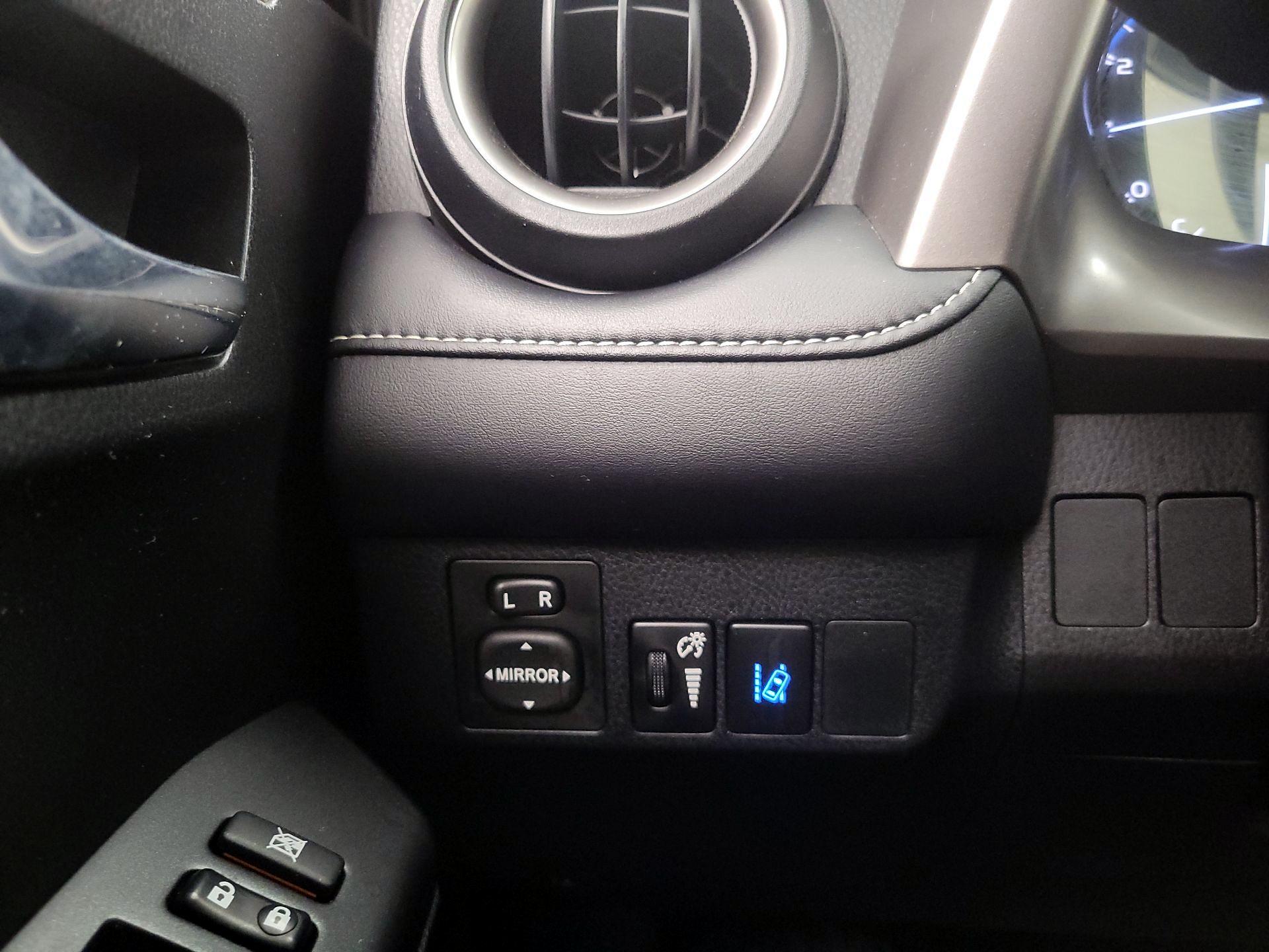 Thumbnail: 2017 Toyota RAV4 - 13