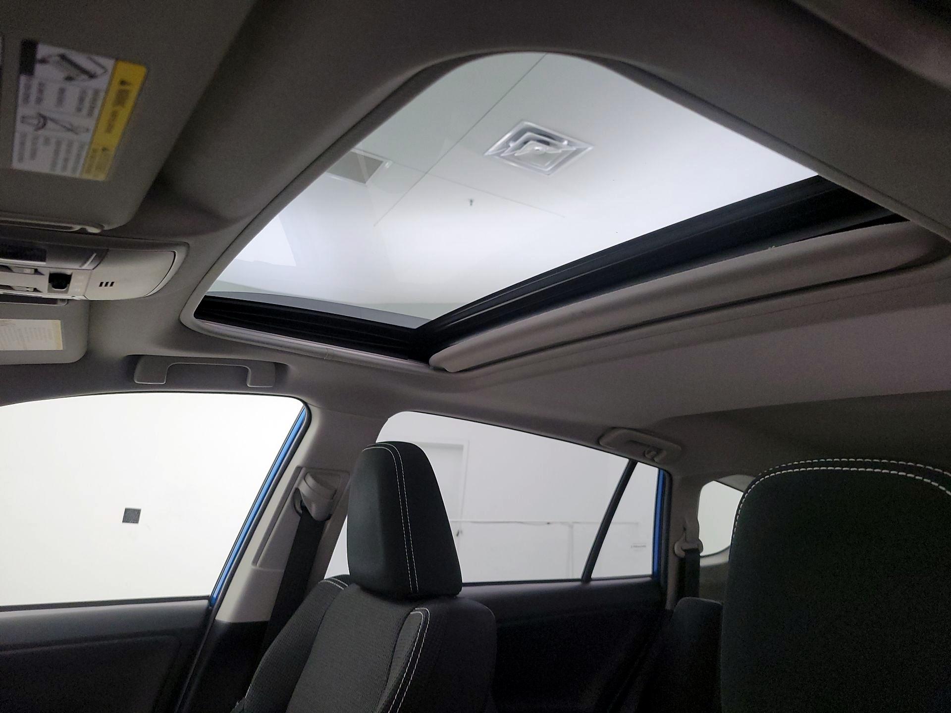 Thumbnail: 2017 Toyota RAV4 - 19