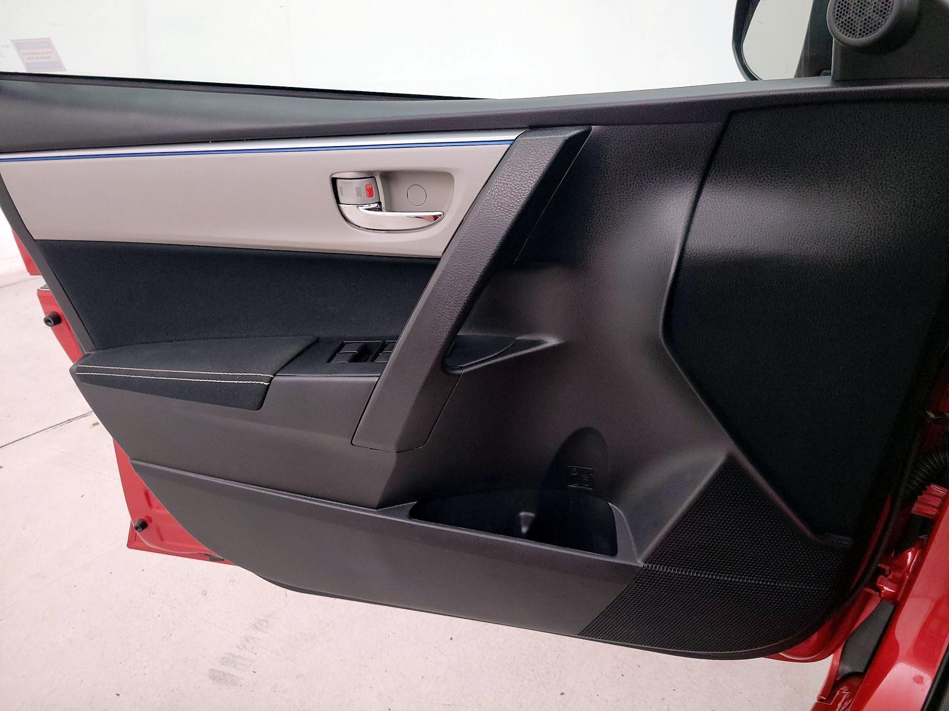 Thumbnail: 2016 Toyota Corolla - 12