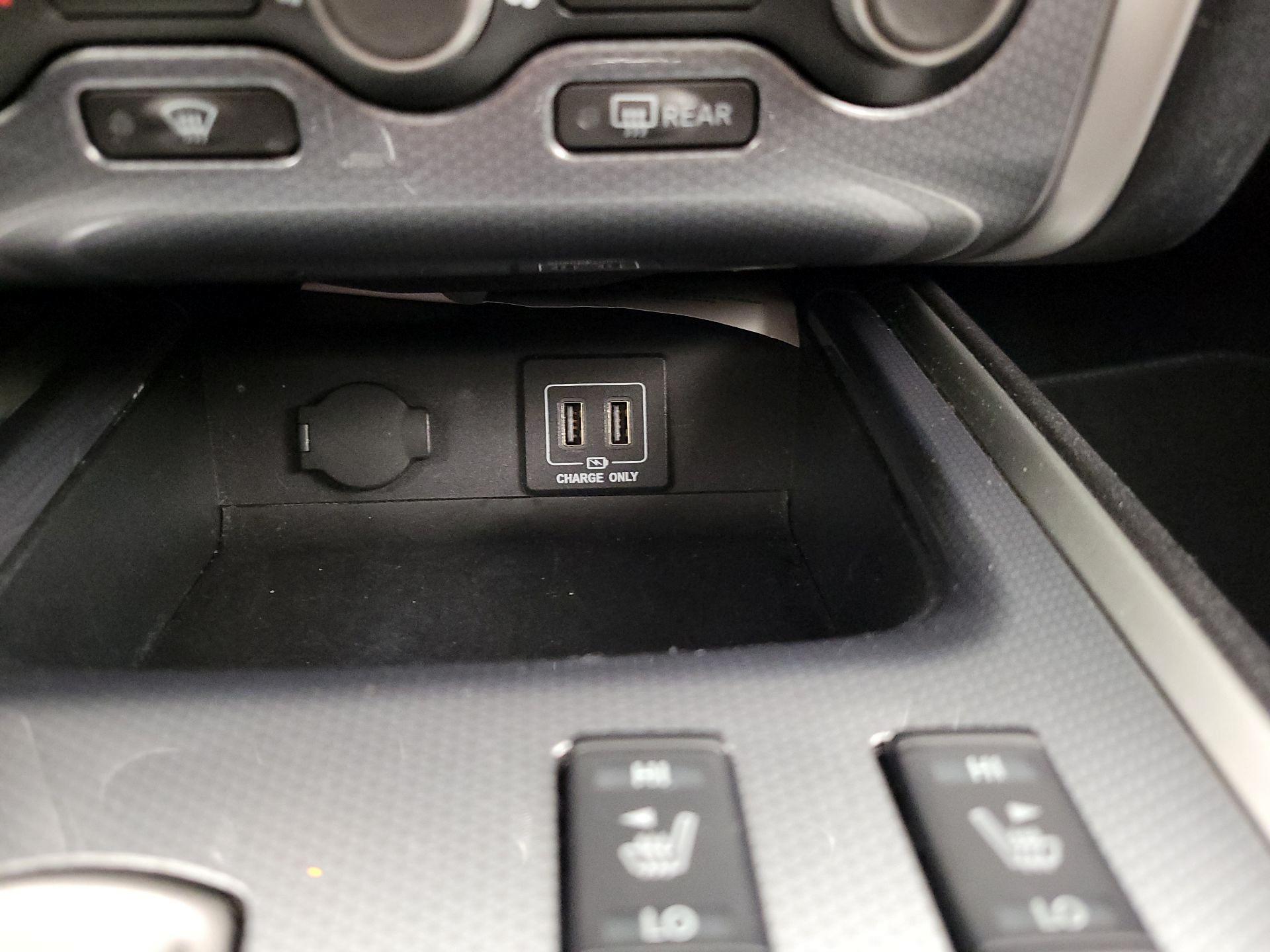 Thumbnail: 2018 Nissan Pathfinder - 18