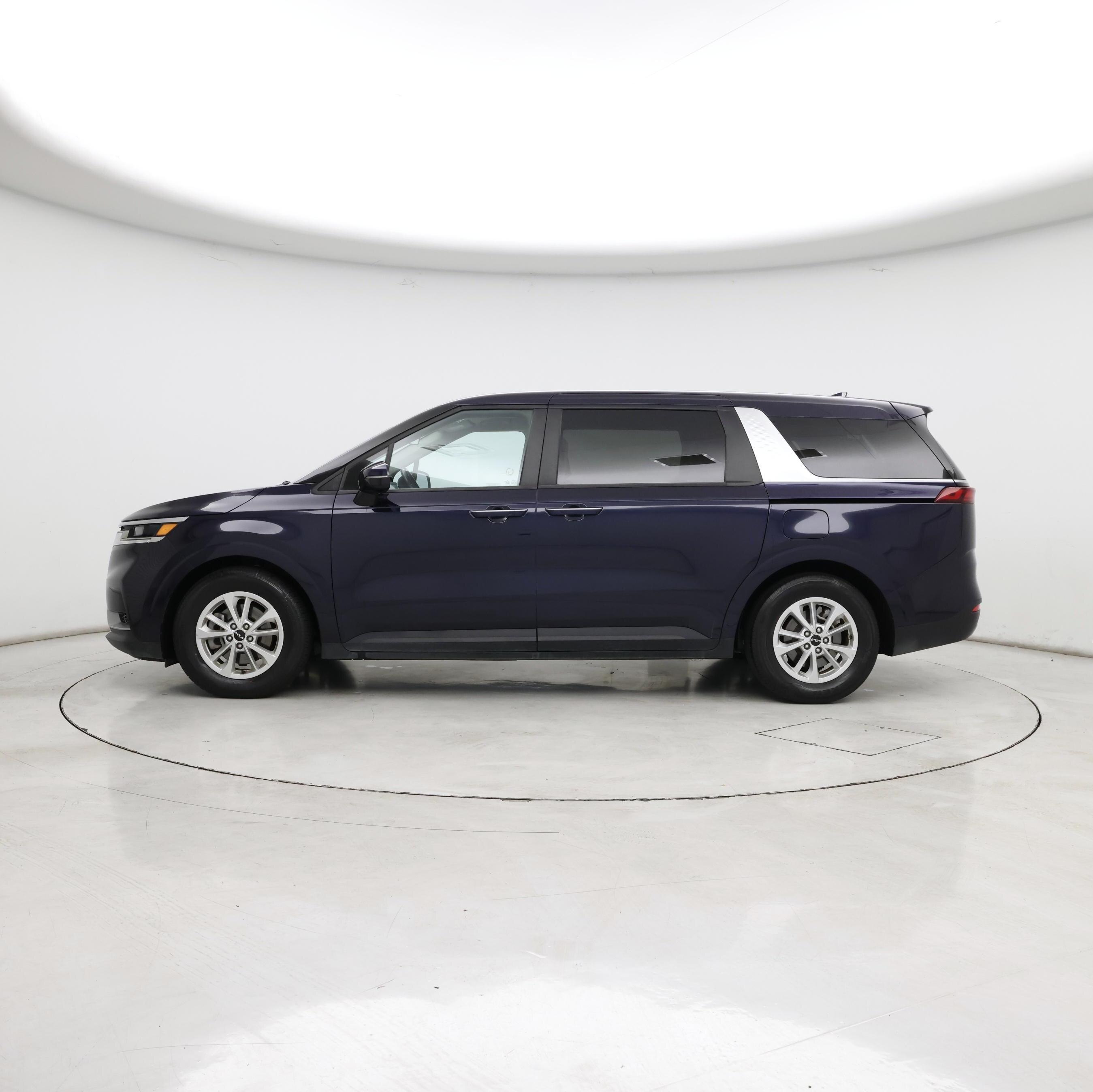Thumbnail: 2024 Kia Carnival - 3