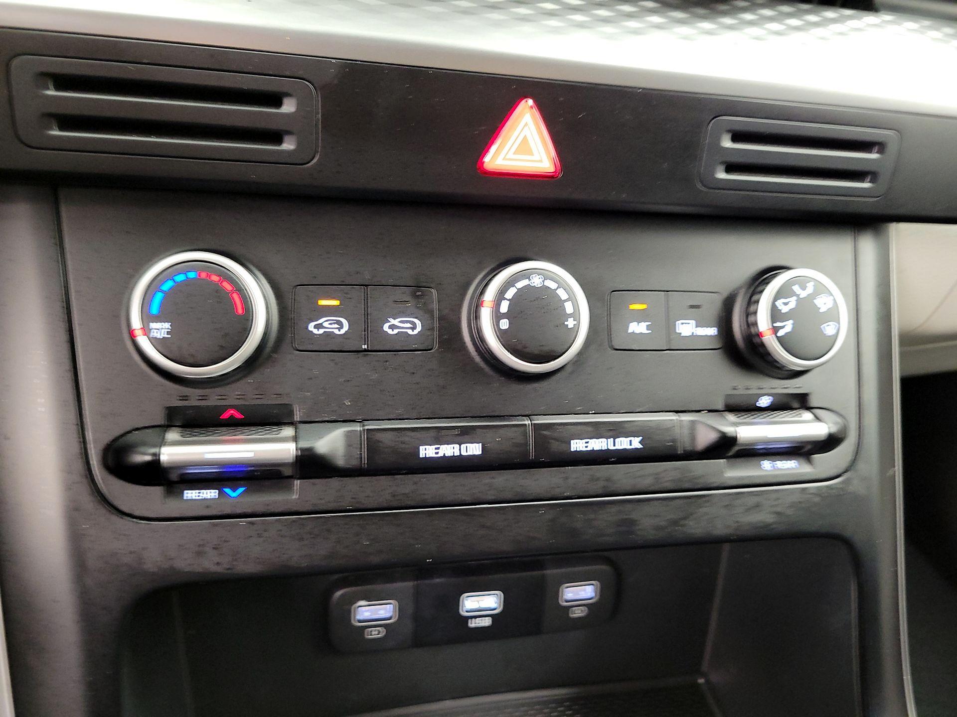 Thumbnail: 2024 Kia Carnival - 16