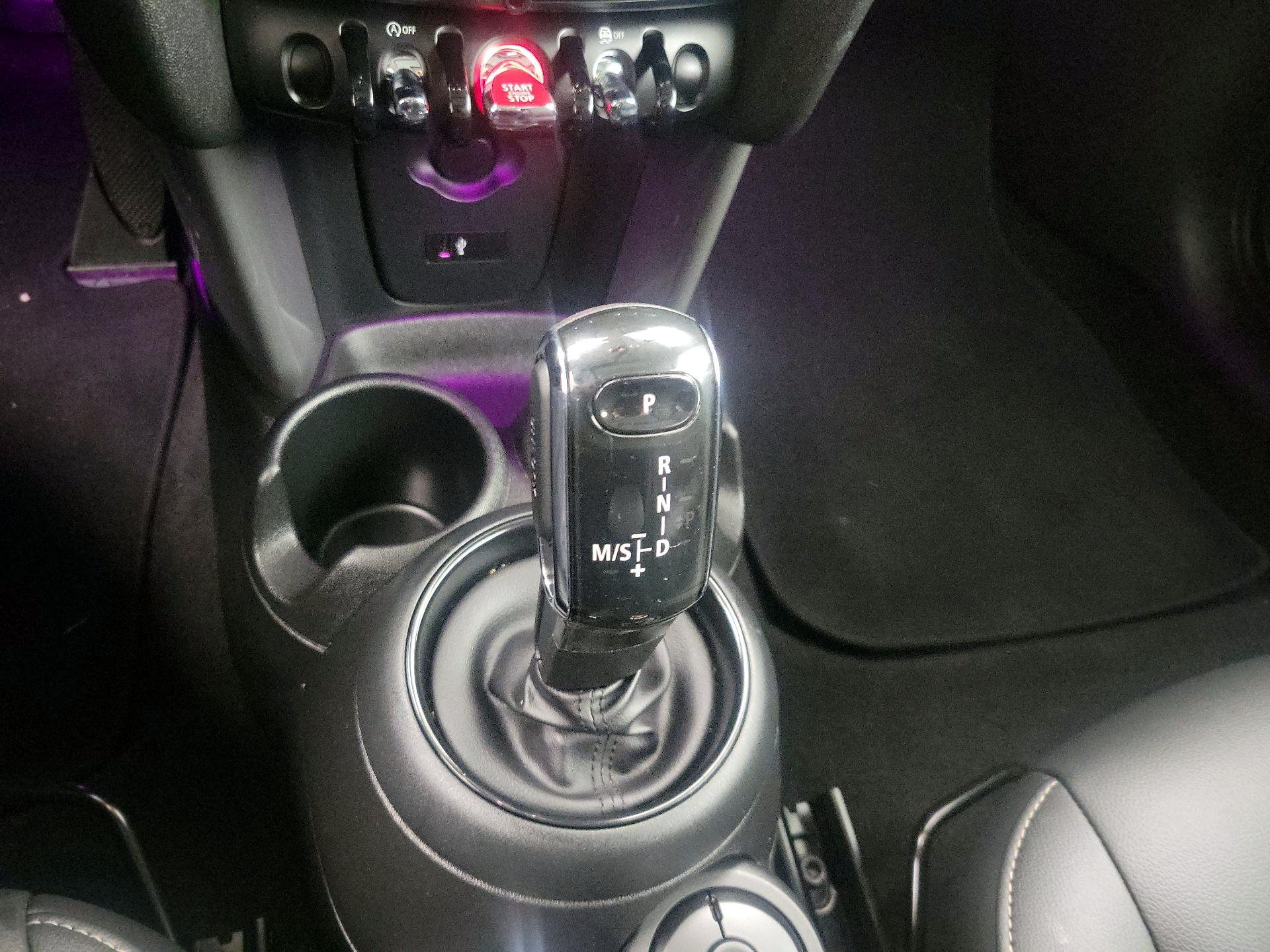 Thumbnail: 2020 MINI Cooper Hardtop - 17