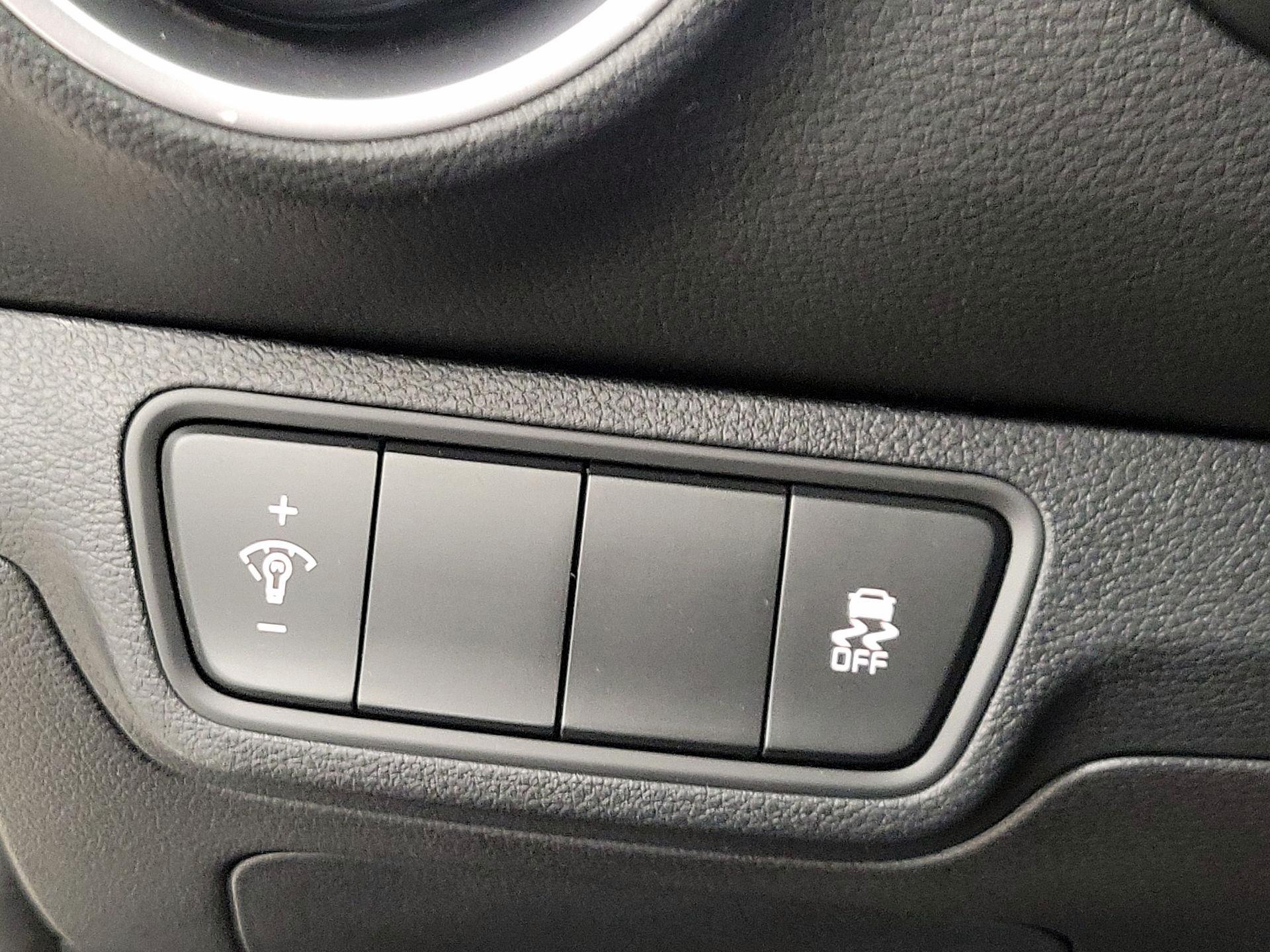 Thumbnail: 2023 Kia Forte - 13