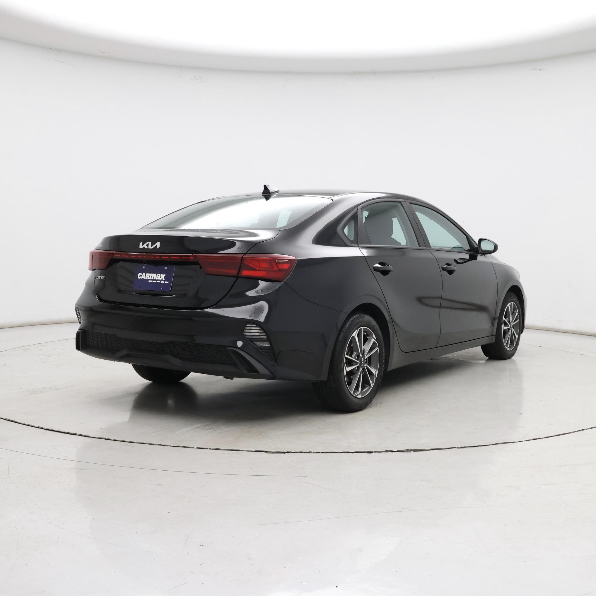 Thumbnail: 2023 Kia Forte - 8