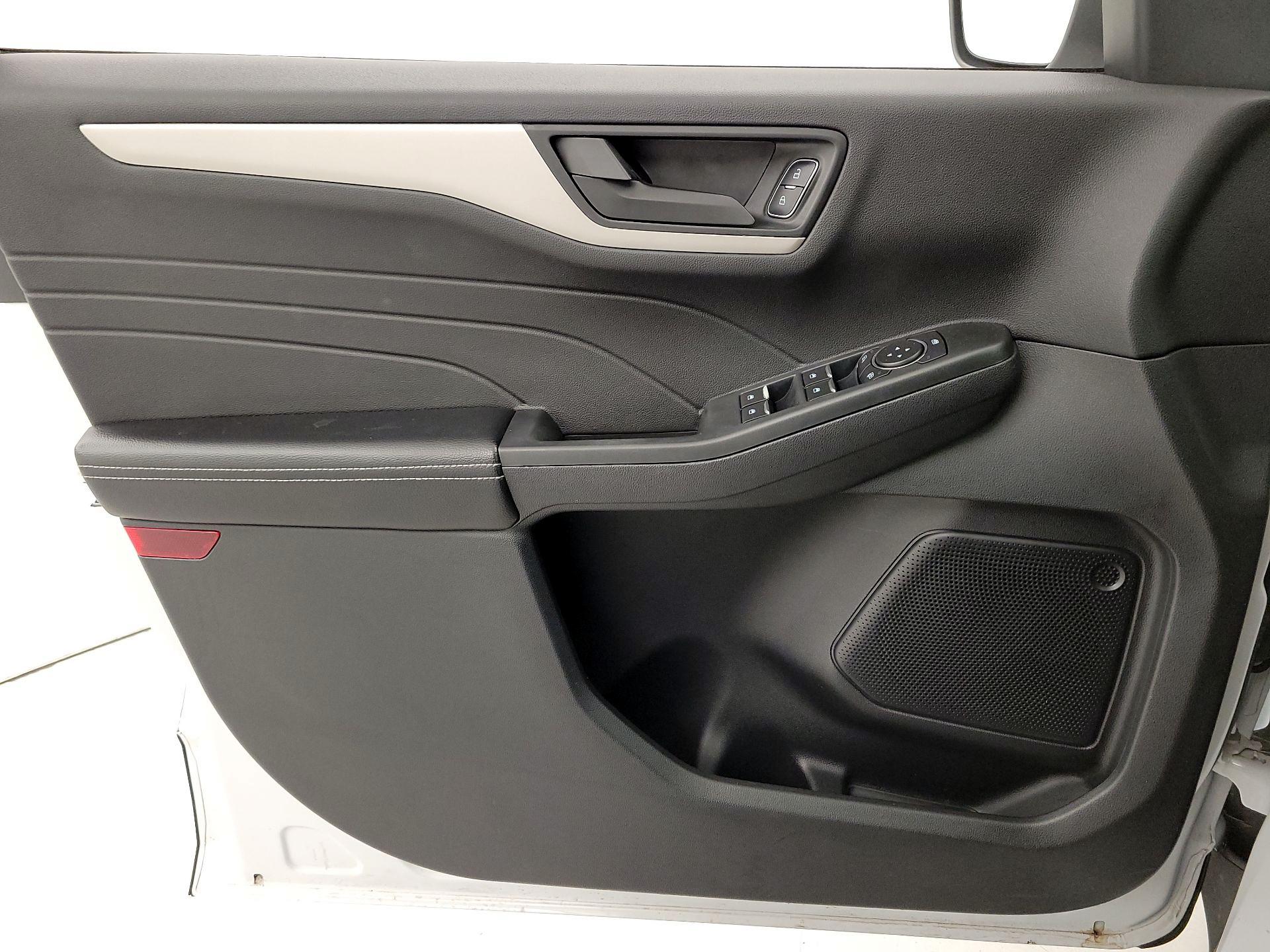 Thumbnail: 2022 Ford Escape - 12