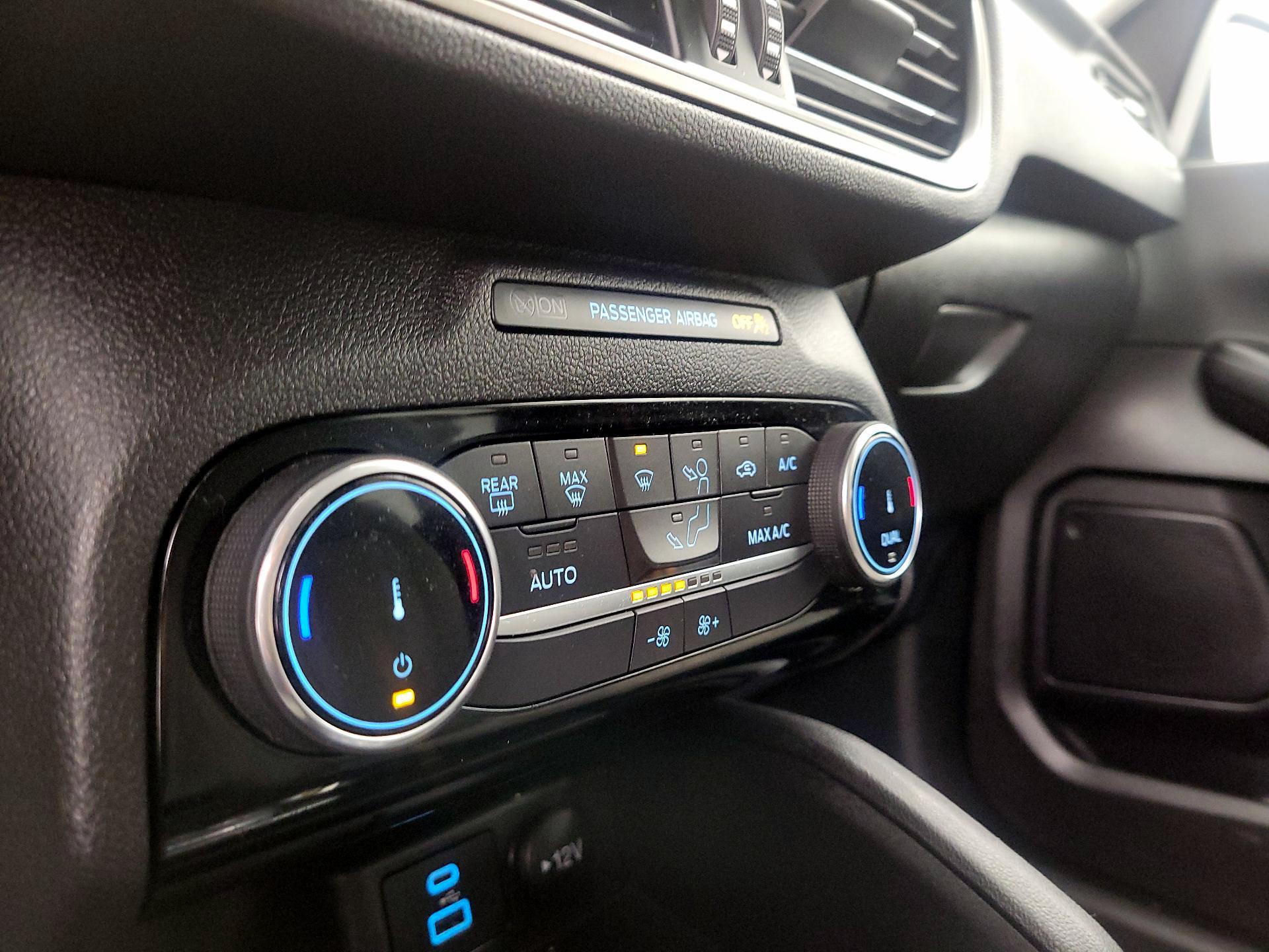 Thumbnail: 2022 Ford Escape - 16