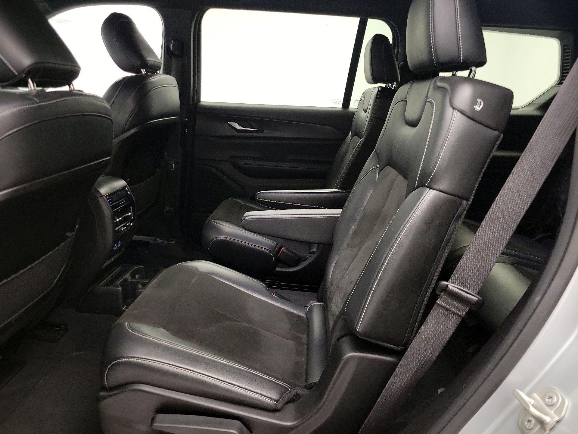 Thumbnail: 2023 Jeep Grand Cherokee L - 19