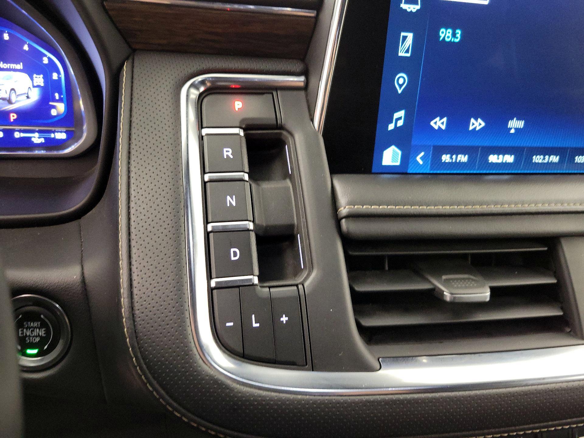 Thumbnail: 2023 Chevrolet Suburban - 17