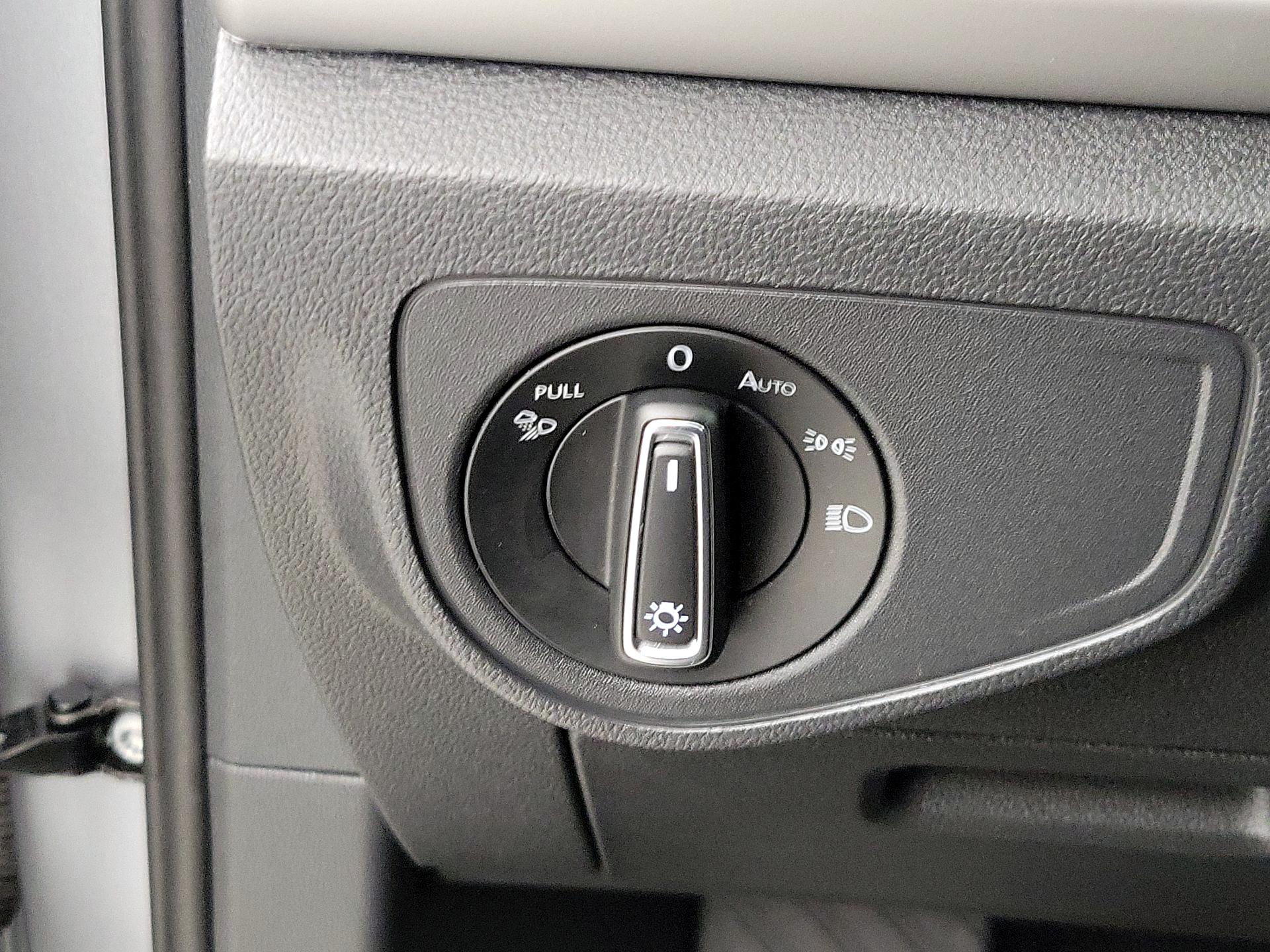 Thumbnail: 2023 Volkswagen Atlas - 13