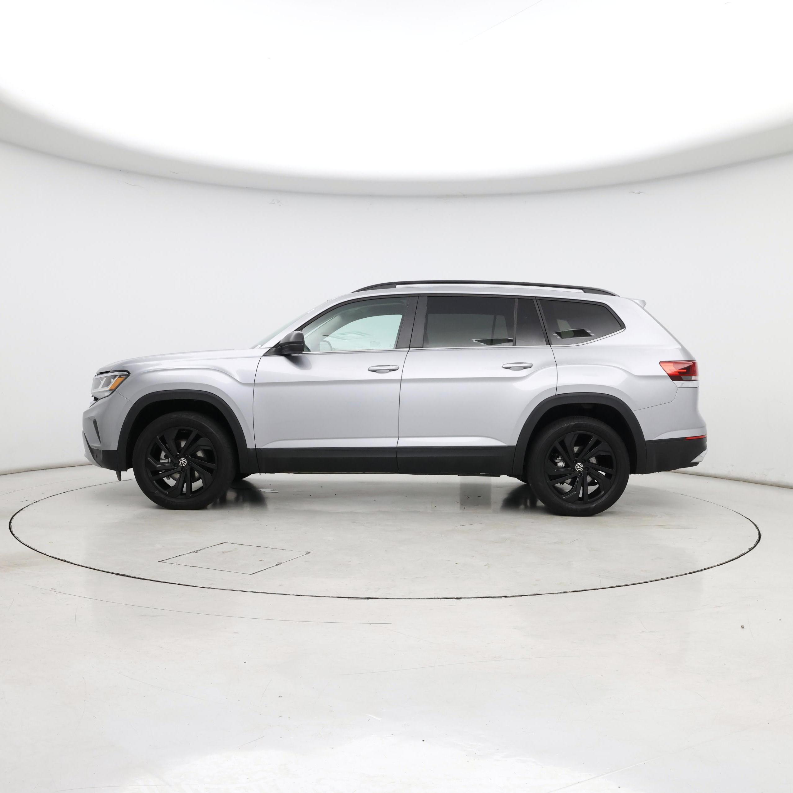 Thumbnail: 2023 Volkswagen Atlas - 3