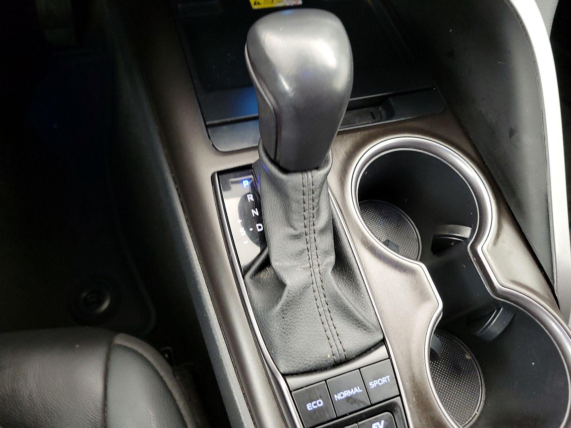 Thumbnail: 2023 Toyota Camry - 17