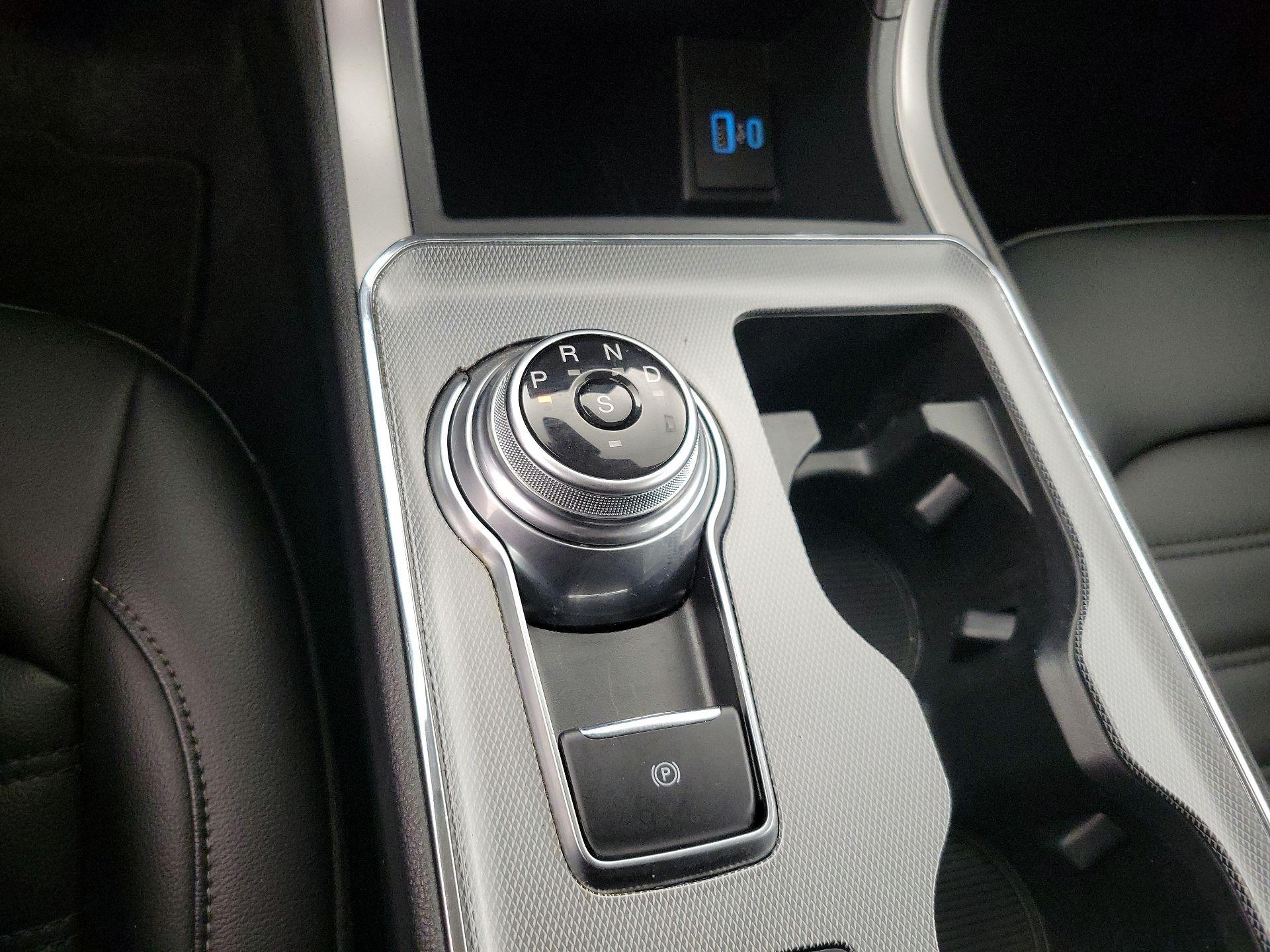 Thumbnail: 2021 Ford Edge - 17