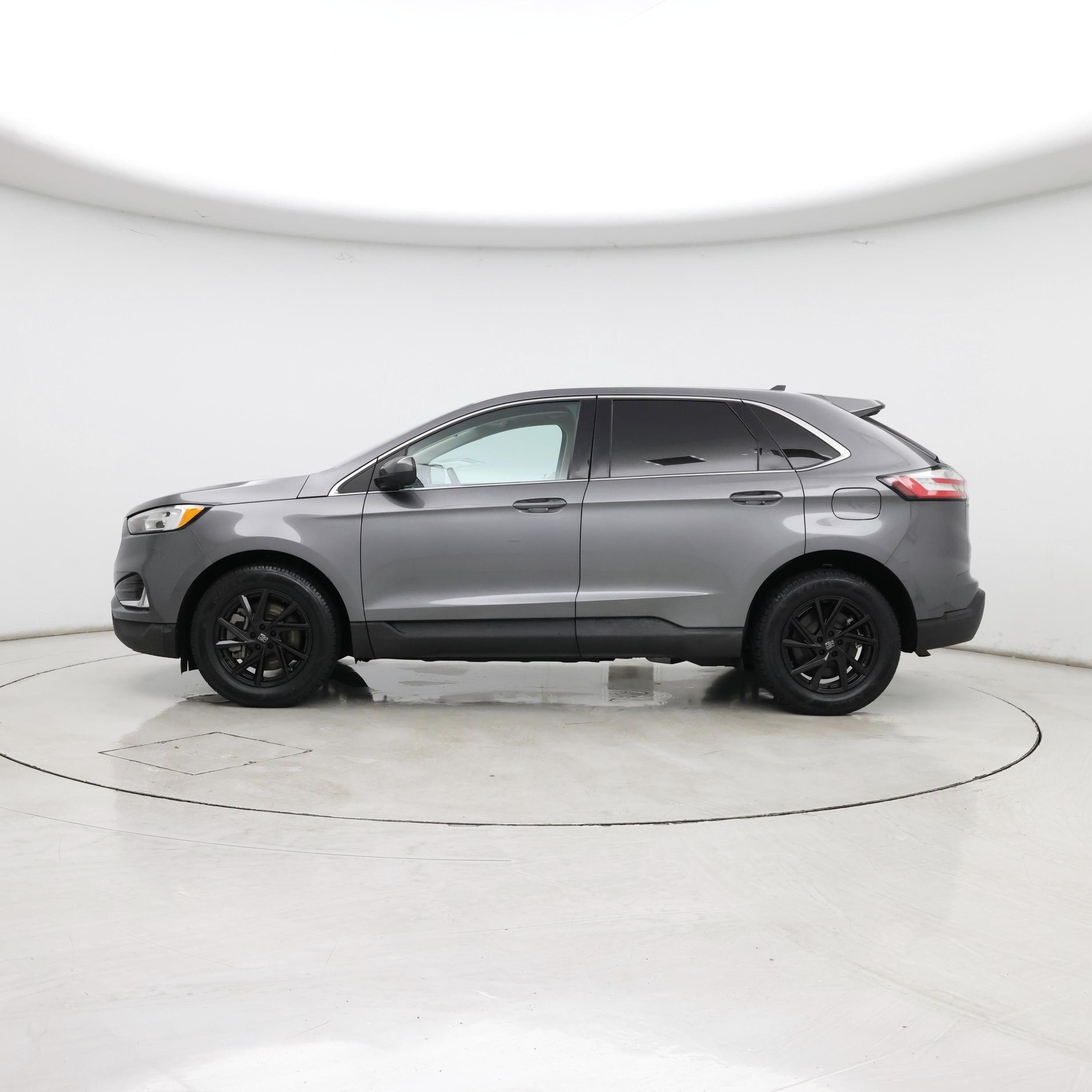 Thumbnail: 2021 Ford Edge - 3