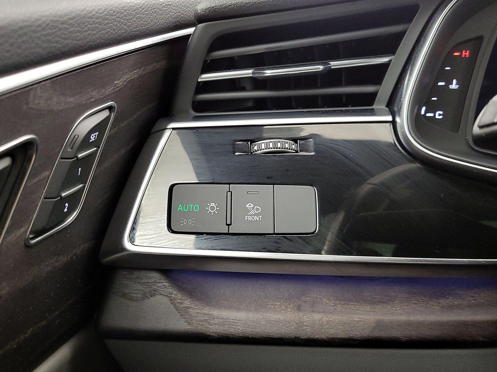 Thumbnail: 2021 Audi Q7 - 13