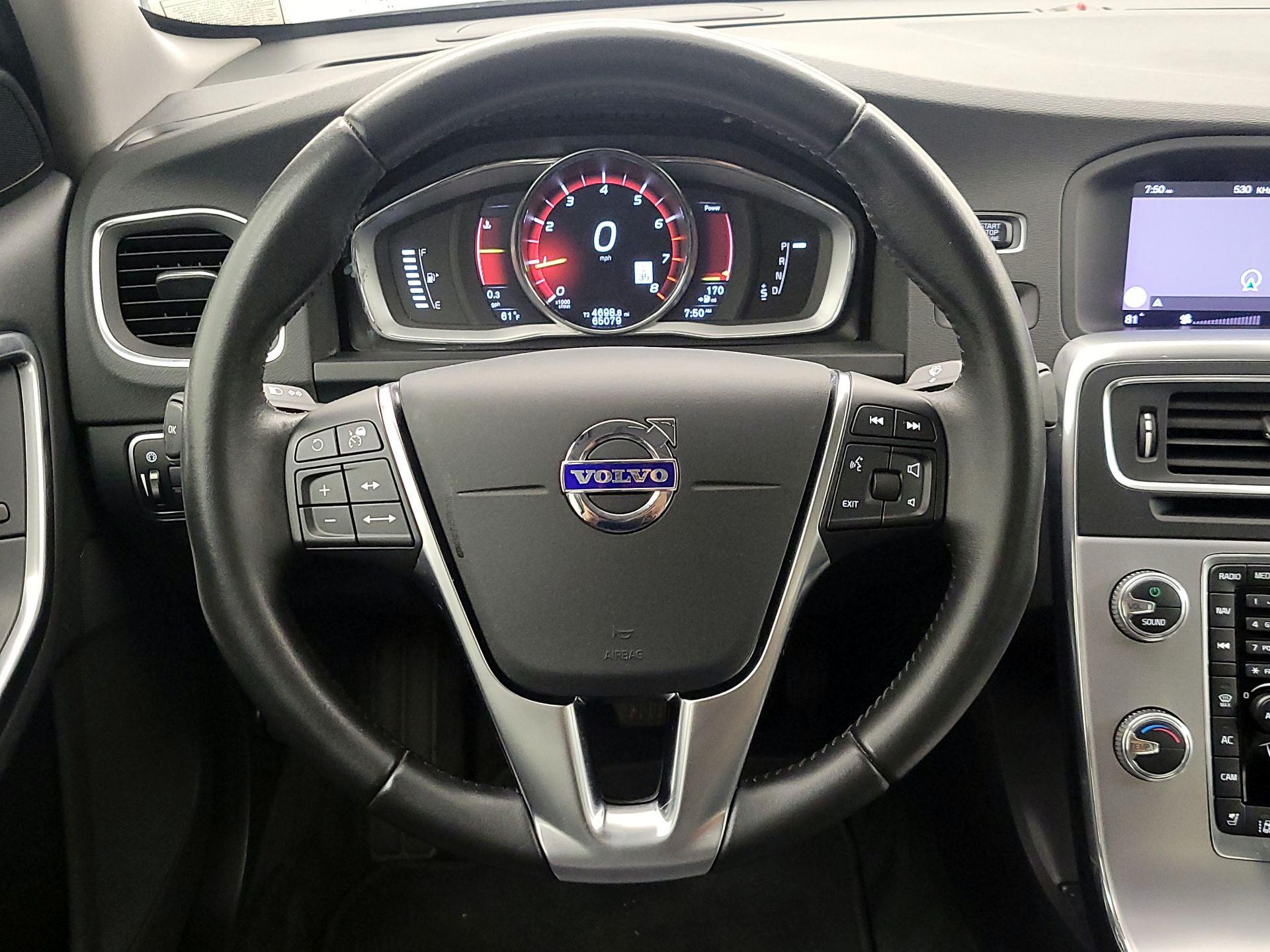 Thumbnail: 2018 Volvo S60 - 10