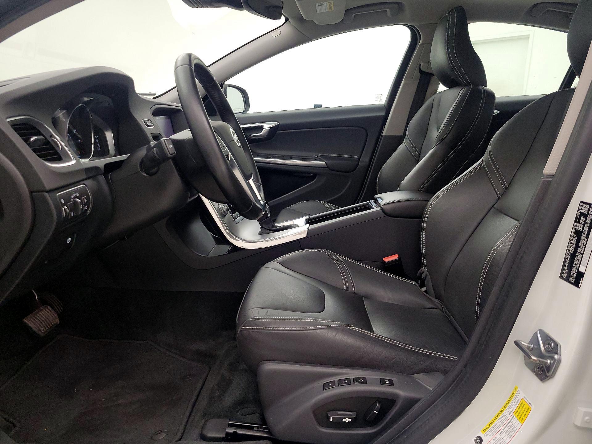 Thumbnail: 2018 Volvo S60 - 11