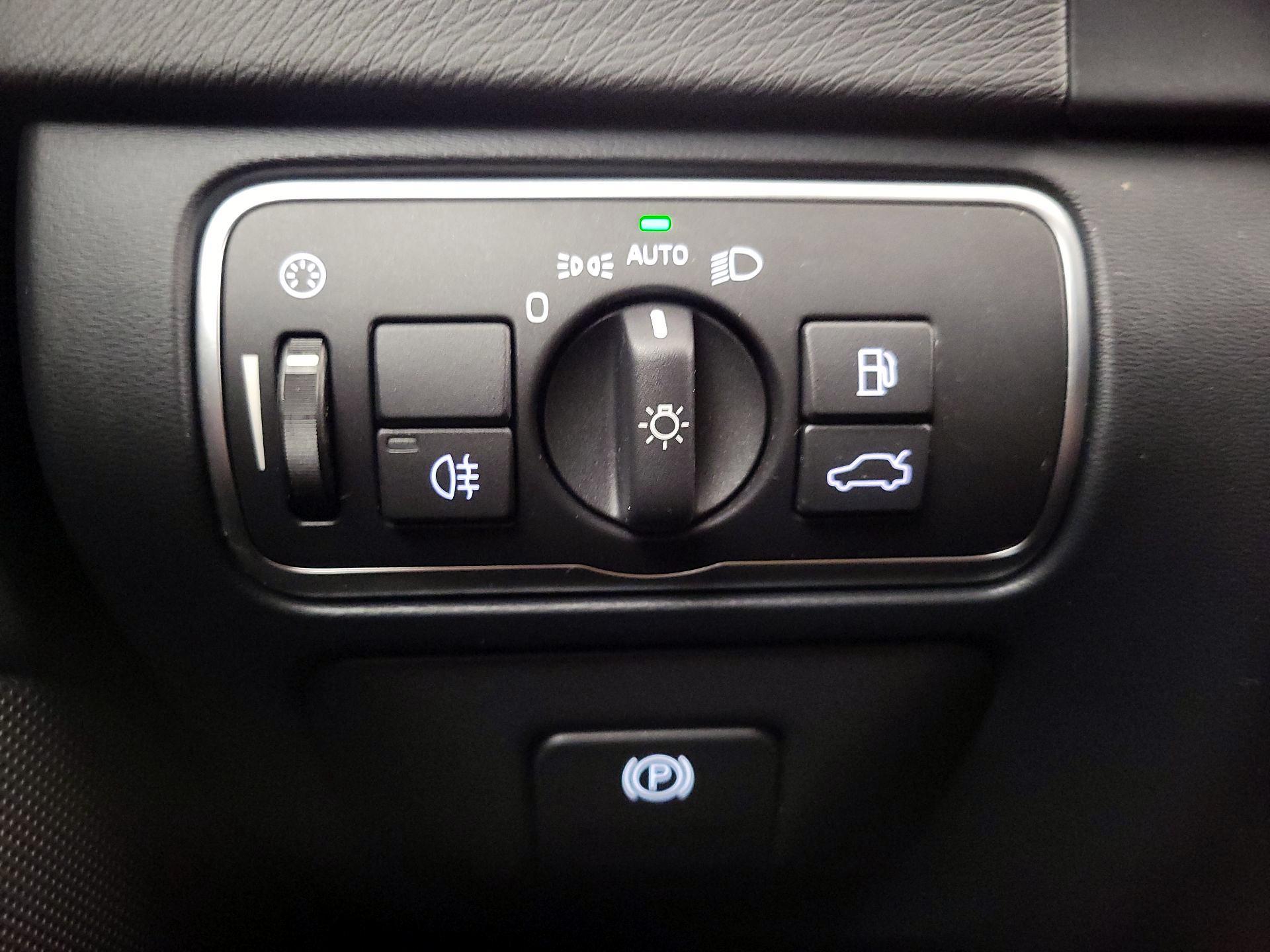 Thumbnail: 2018 Volvo S60 - 13