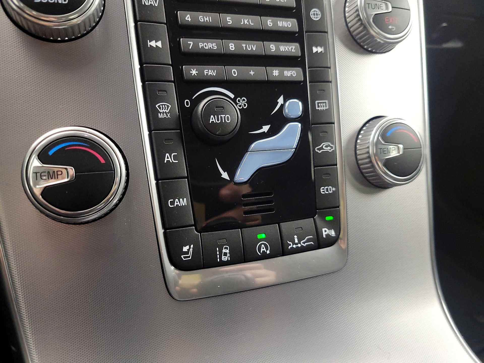 Thumbnail: 2018 Volvo S60 - 17