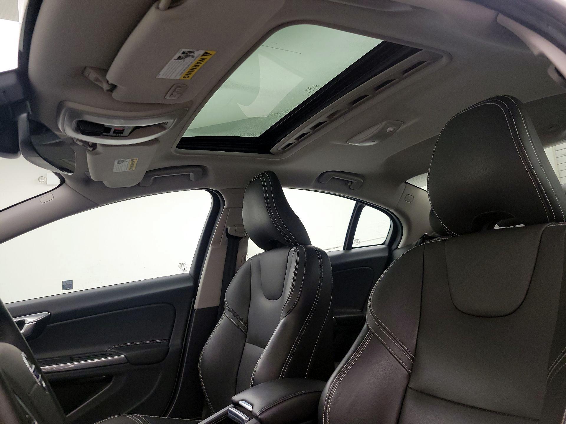 Thumbnail: 2018 Volvo S60 - 19