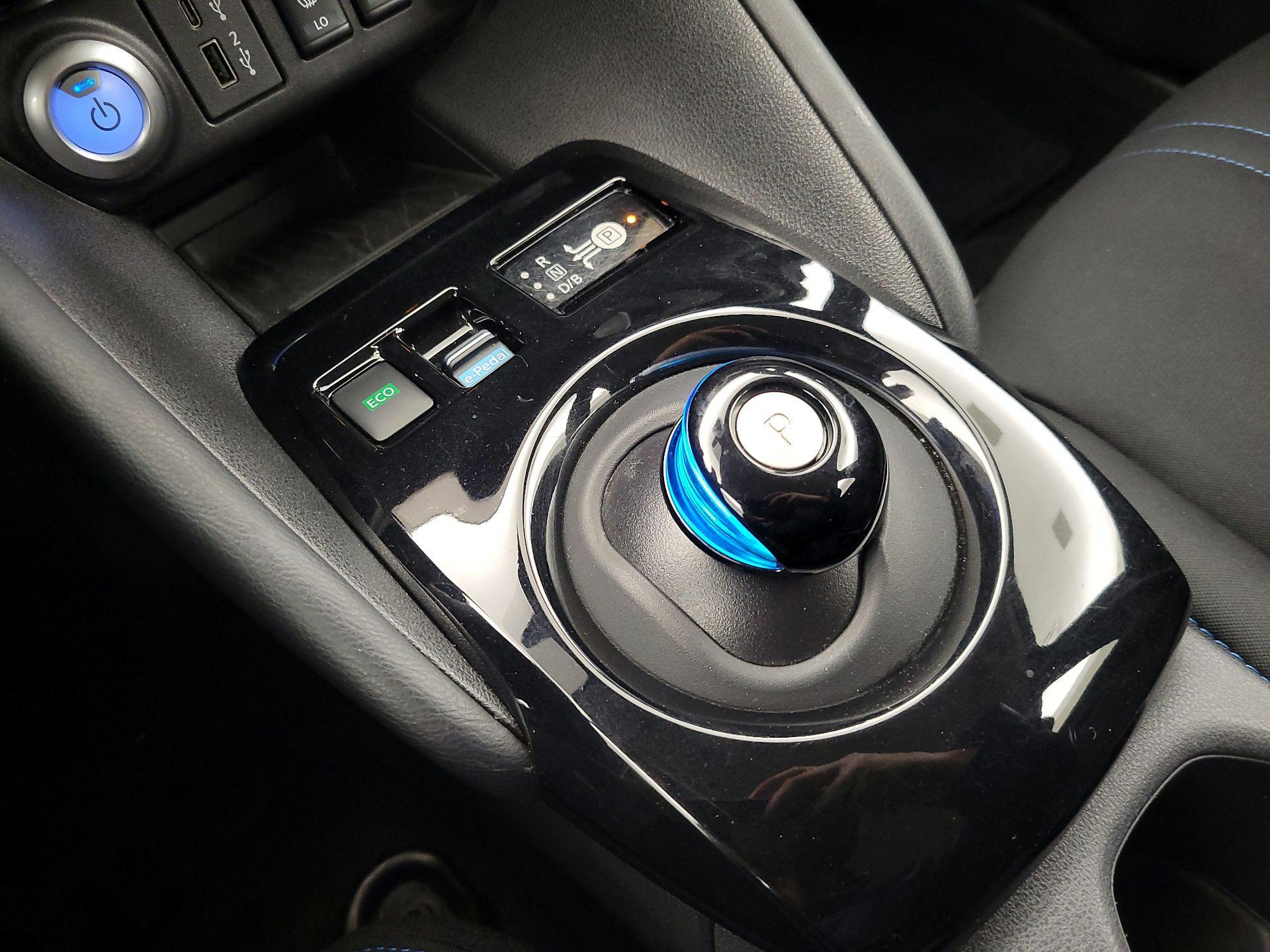 Thumbnail: 2022 Nissan Leaf - 18