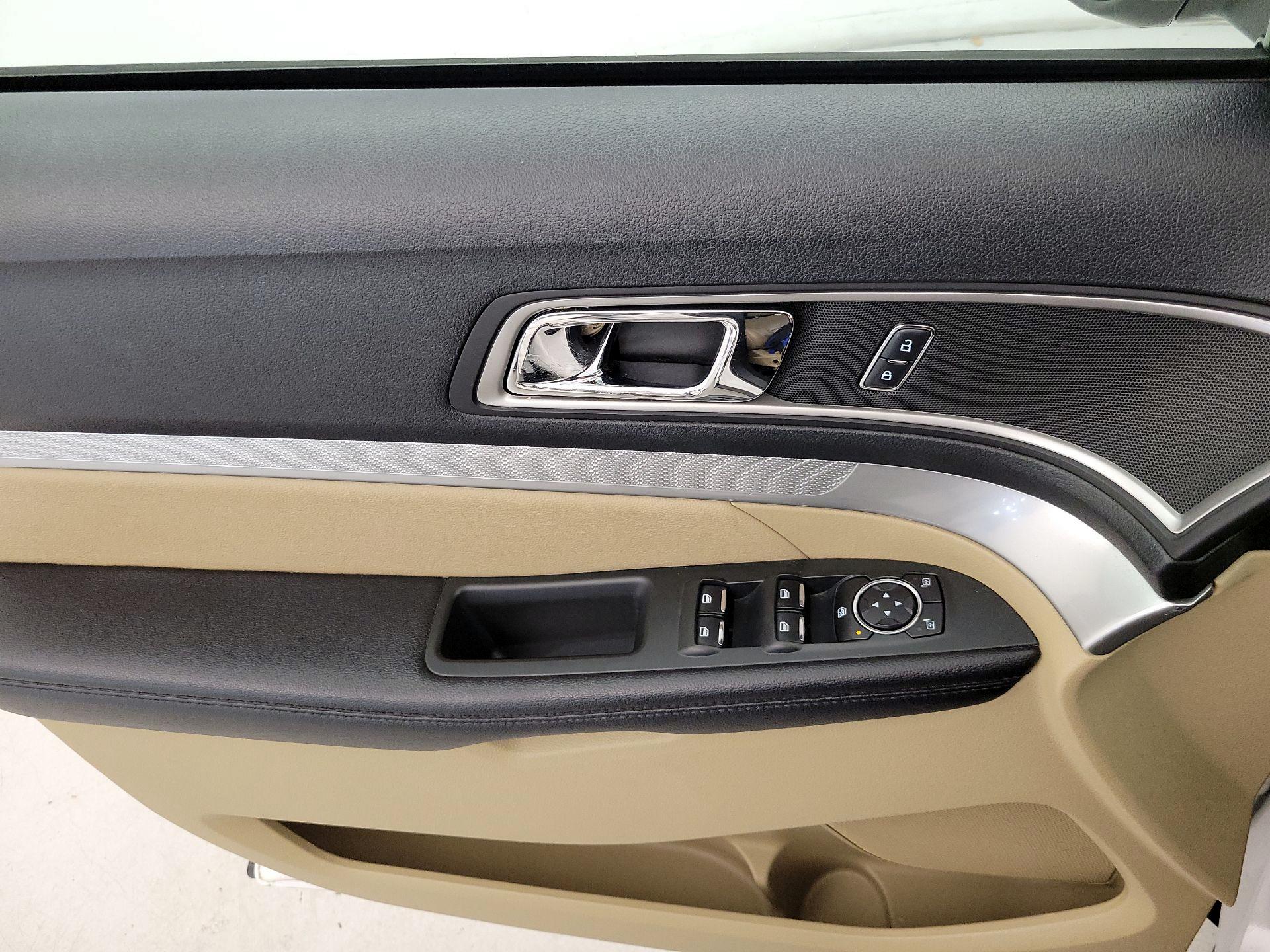 Thumbnail: 2017 Ford Explorer - 12