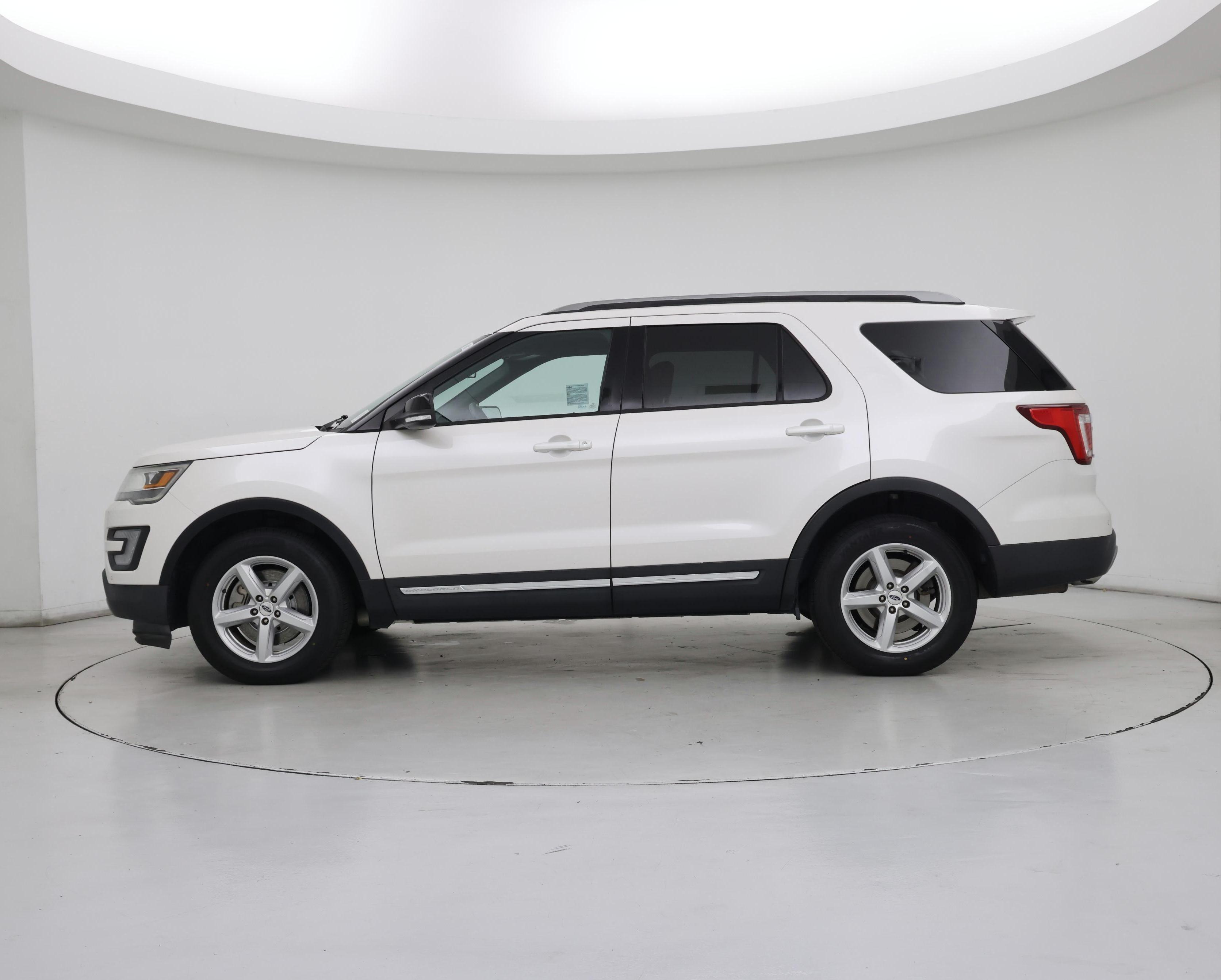 Thumbnail: 2017 Ford Explorer - 3