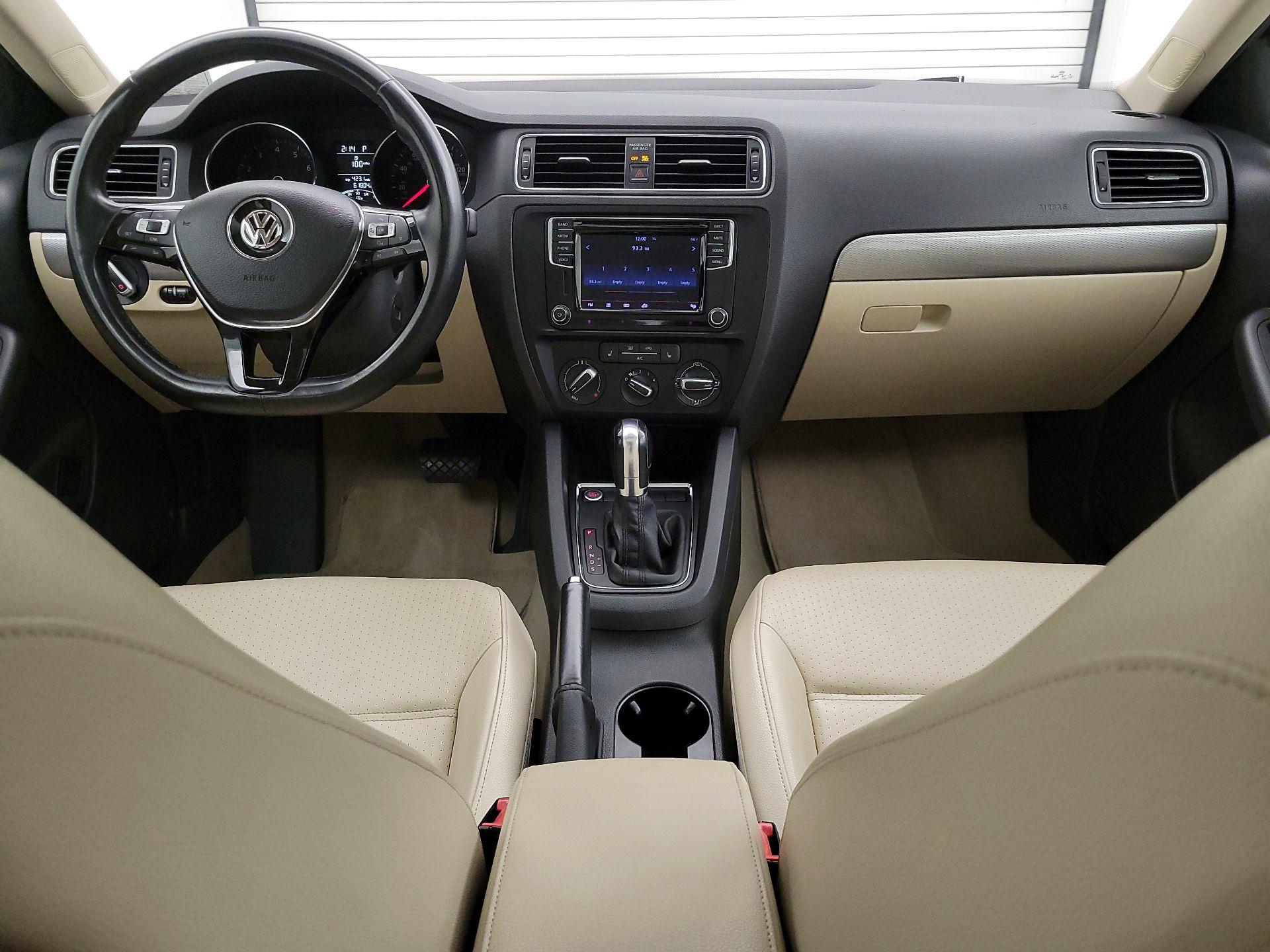 Thumbnail: 2016 Volkswagen Jetta - 9