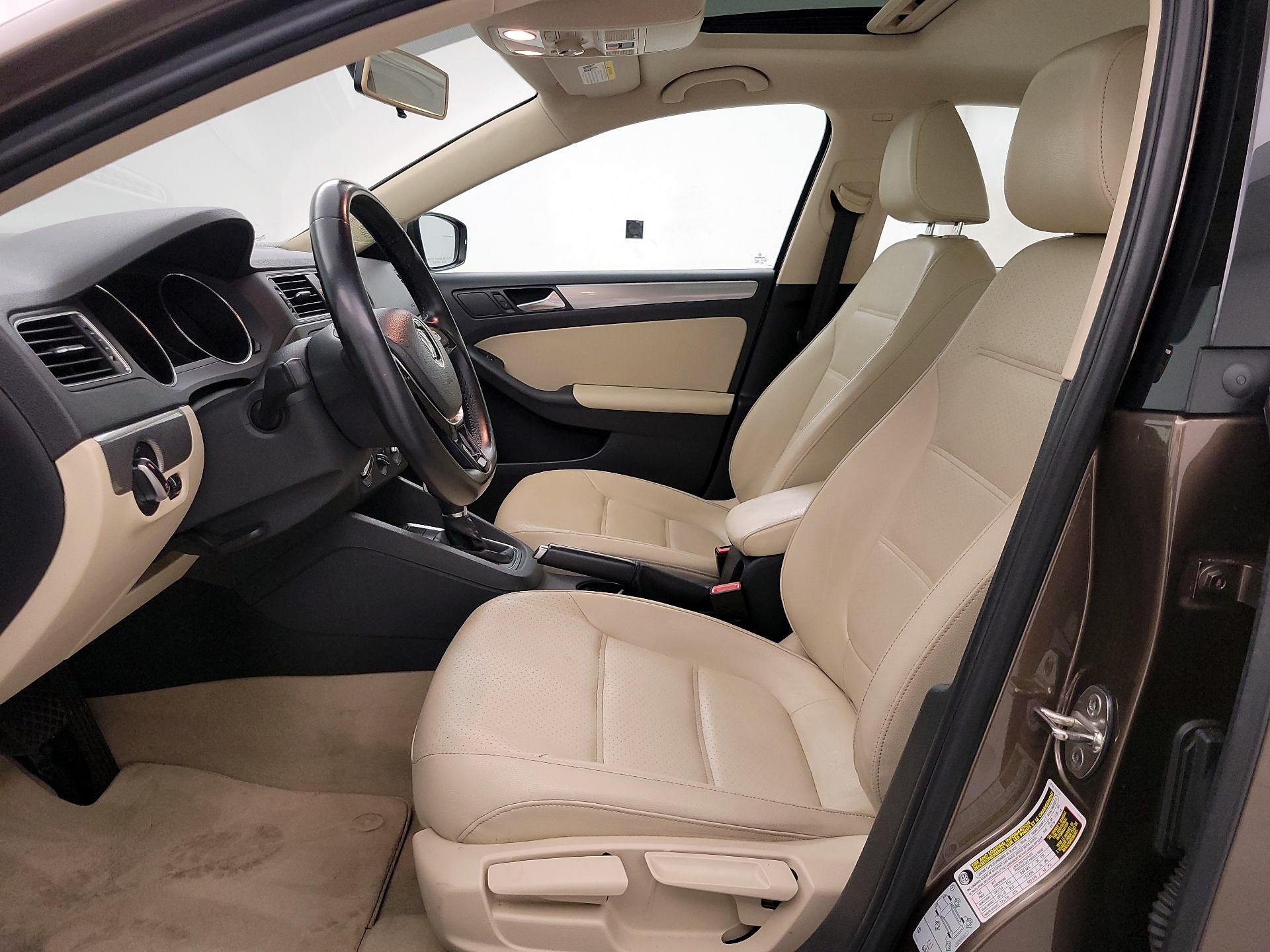 Thumbnail: 2016 Volkswagen Jetta - 11