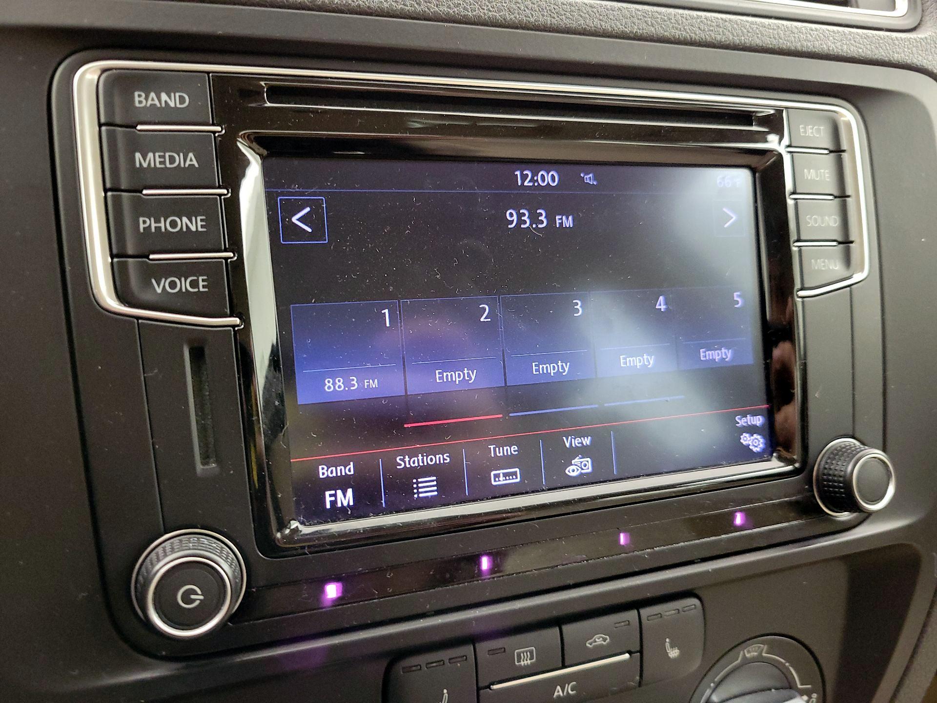 Thumbnail: 2016 Volkswagen Jetta - 15