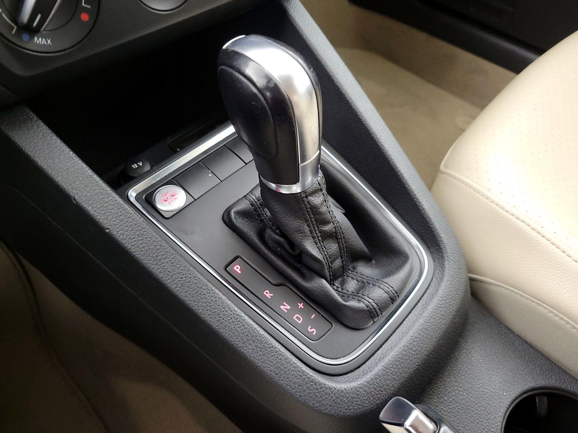 Thumbnail: 2016 Volkswagen Jetta - 17