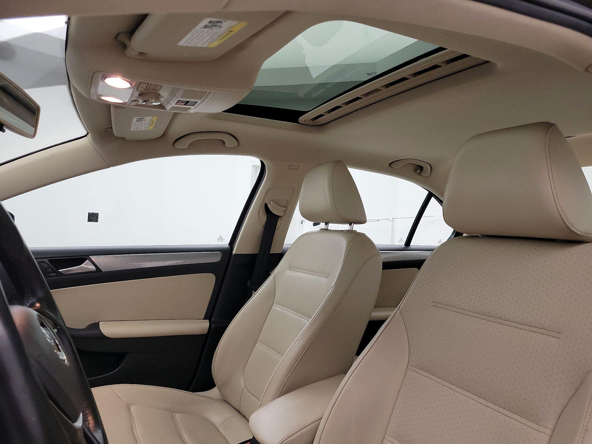 Thumbnail: 2016 Volkswagen Jetta - 18