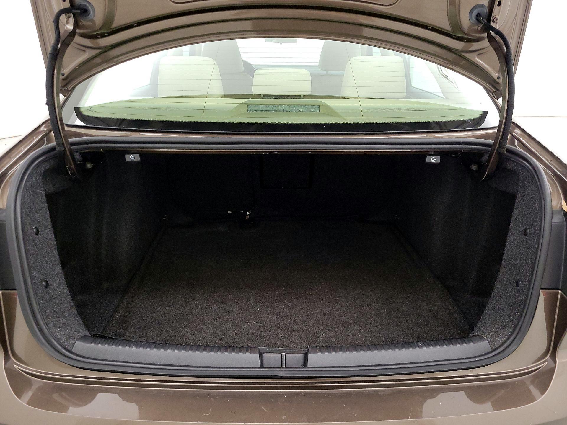 Thumbnail: 2016 Volkswagen Jetta - 20