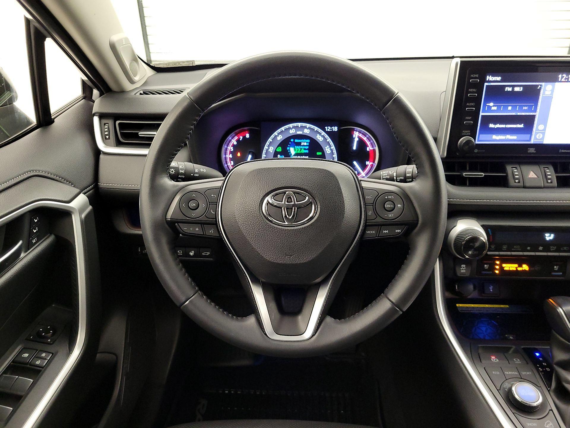 Thumbnail: 2020 Toyota RAV4 - 10