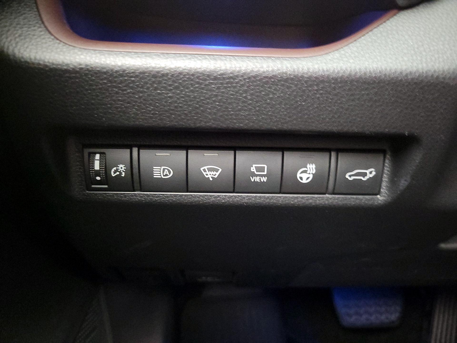 Thumbnail: 2020 Toyota RAV4 - 13