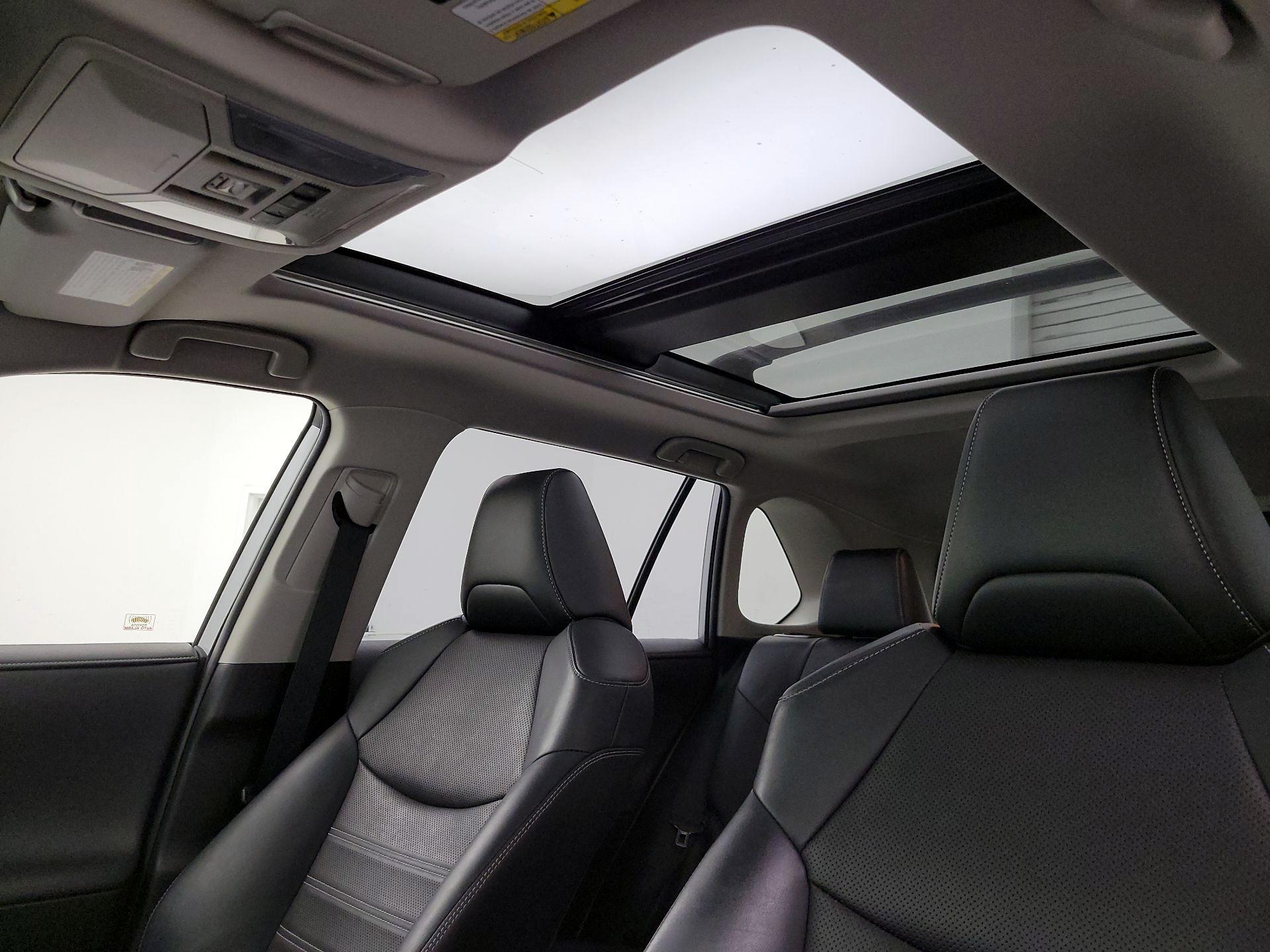 Thumbnail: 2020 Toyota RAV4 - 19