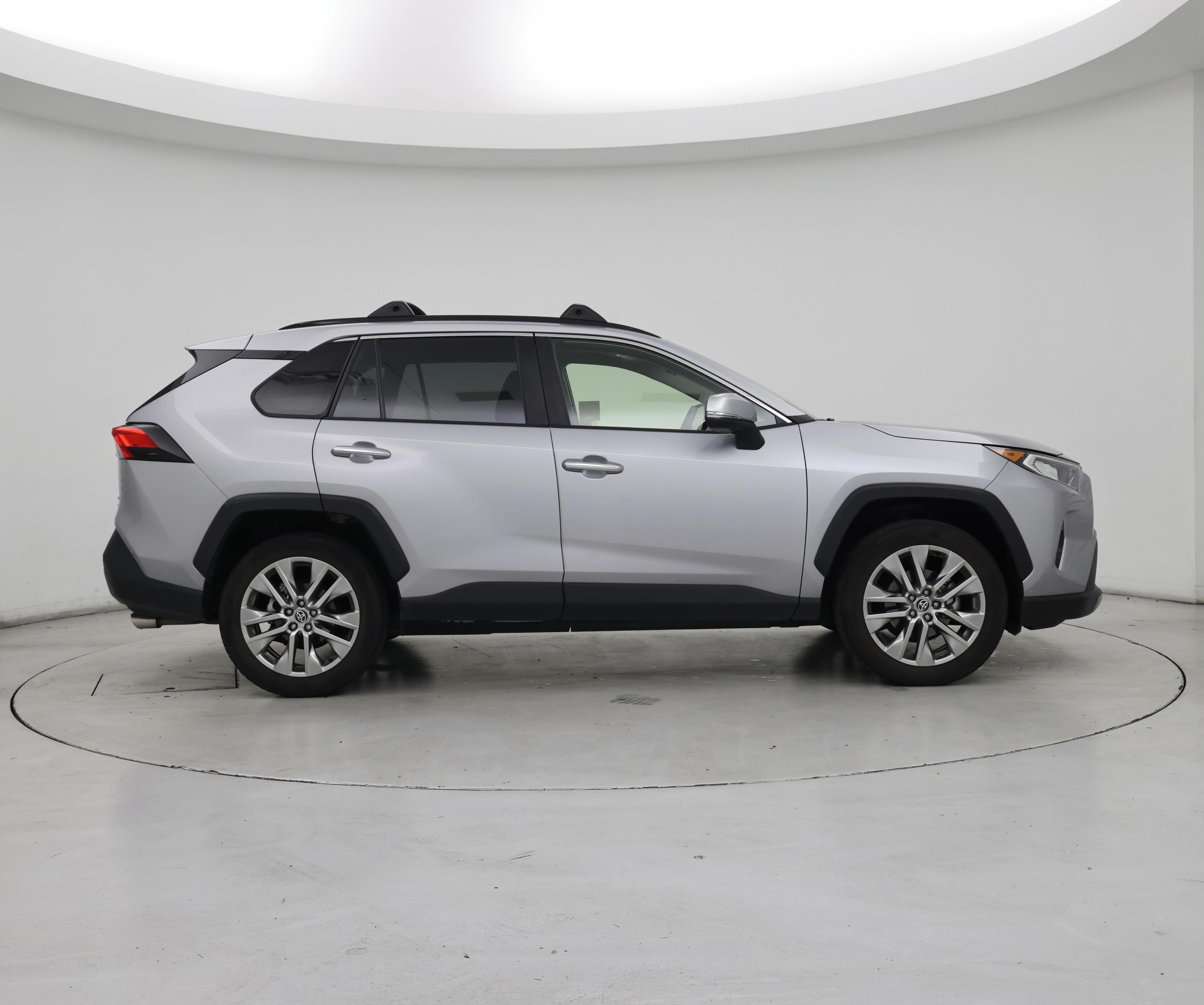 Thumbnail: 2020 Toyota RAV4 - 7