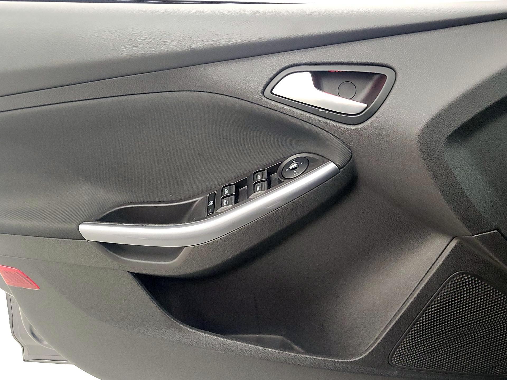 Thumbnail: 2014 Ford Focus - 12