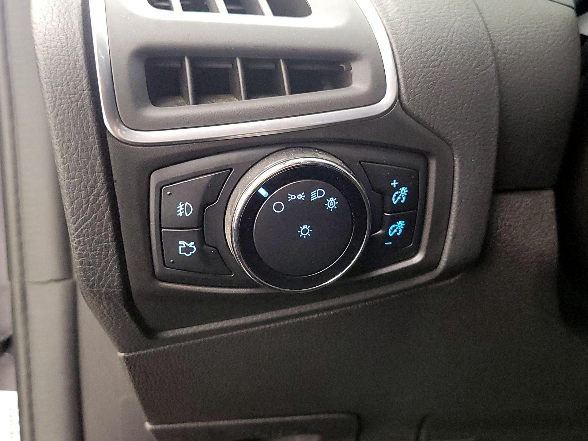 Thumbnail: 2014 Ford Focus - 13