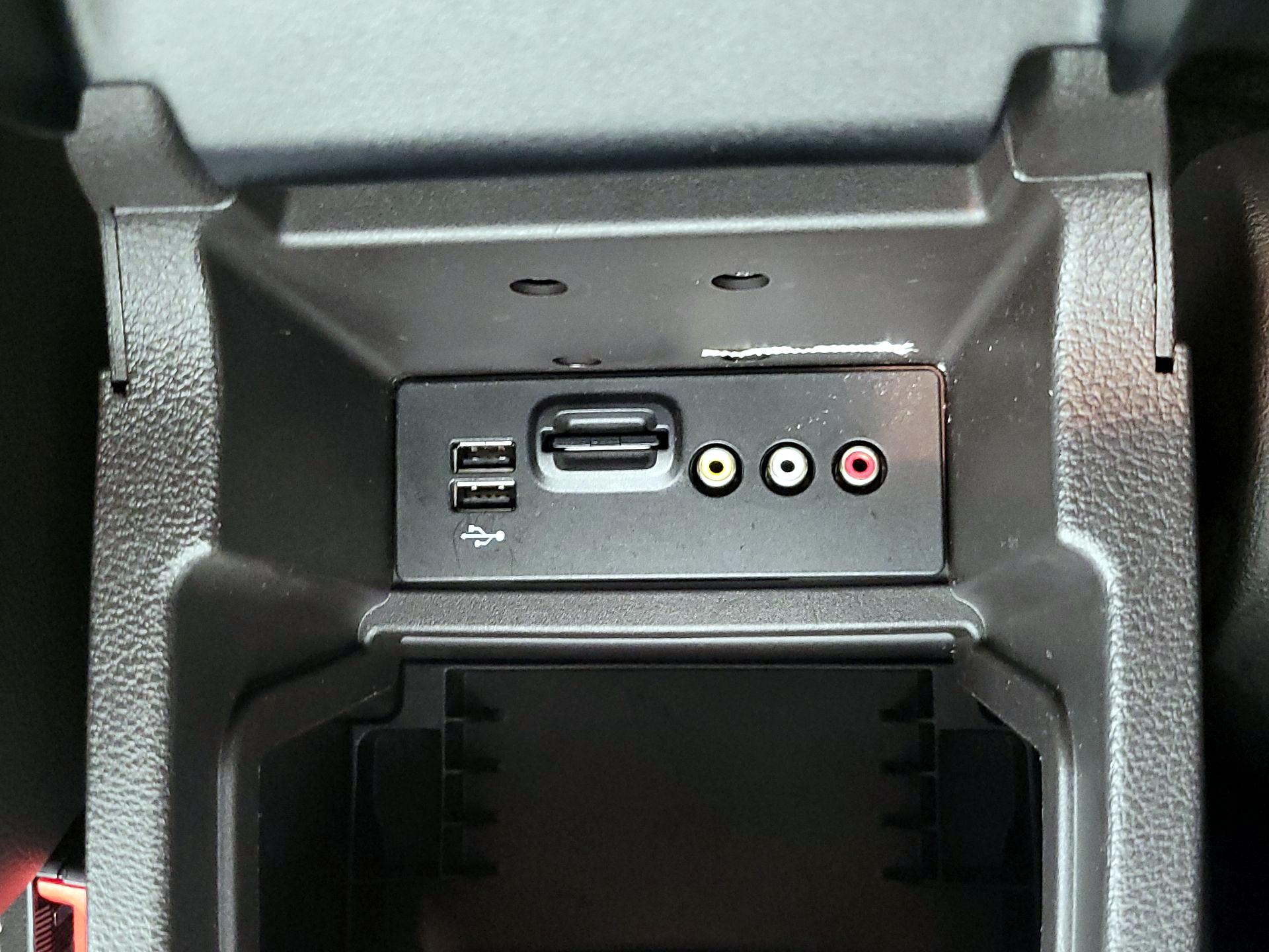 Thumbnail: 2014 Ford Focus - 19