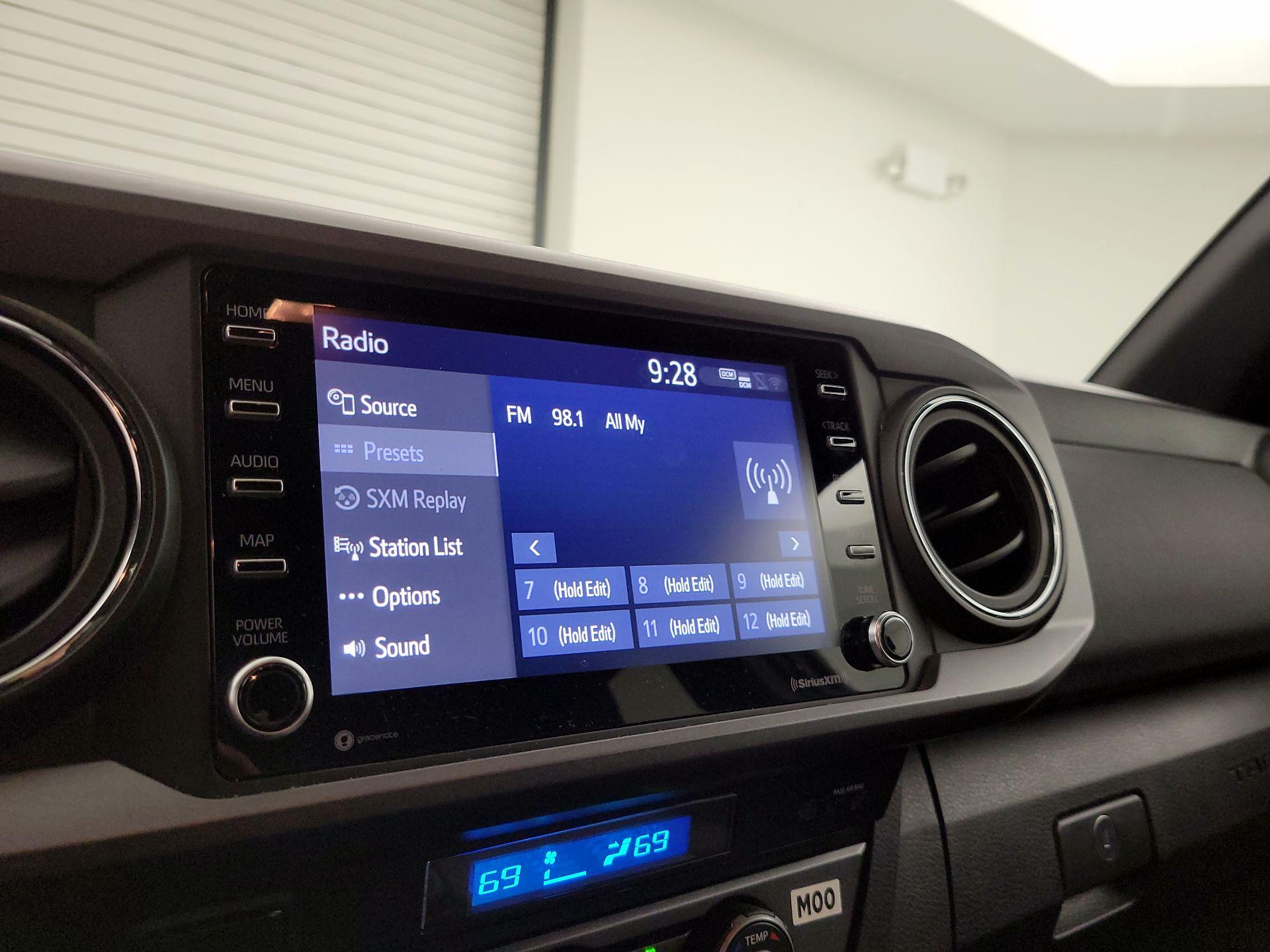 Thumbnail: 2021 Toyota Tacoma - 15