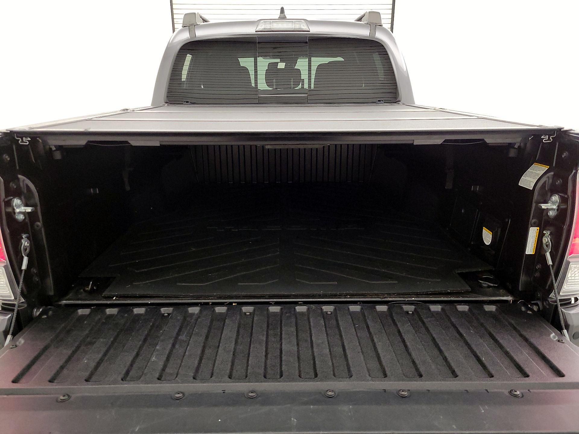 Thumbnail: 2021 Toyota Tacoma - 20