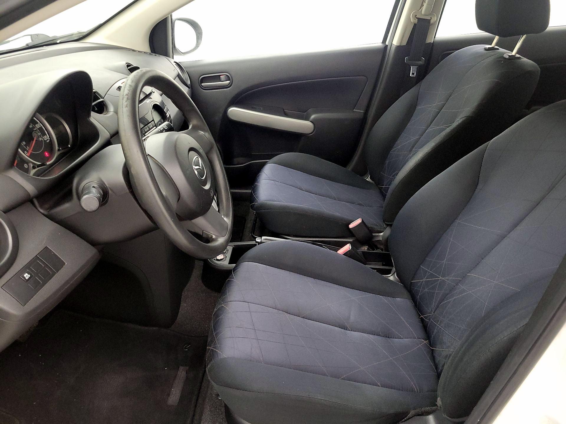 Thumbnail: 2014 Mazda Mazda2 - 11