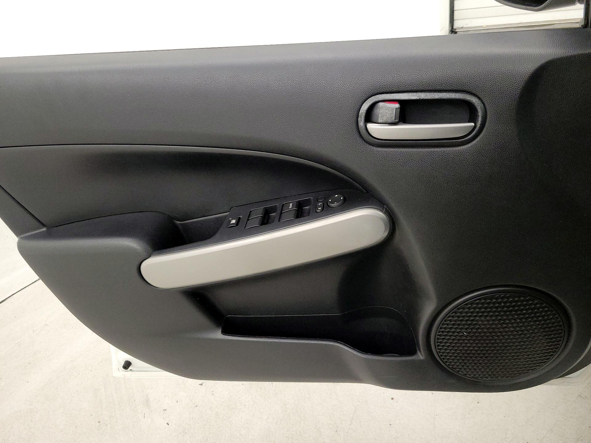 Thumbnail: 2014 Mazda Mazda2 - 12